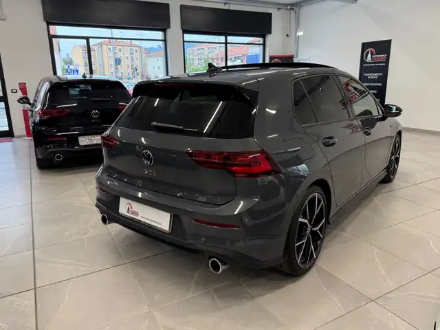 Volkswagen Golf view 4