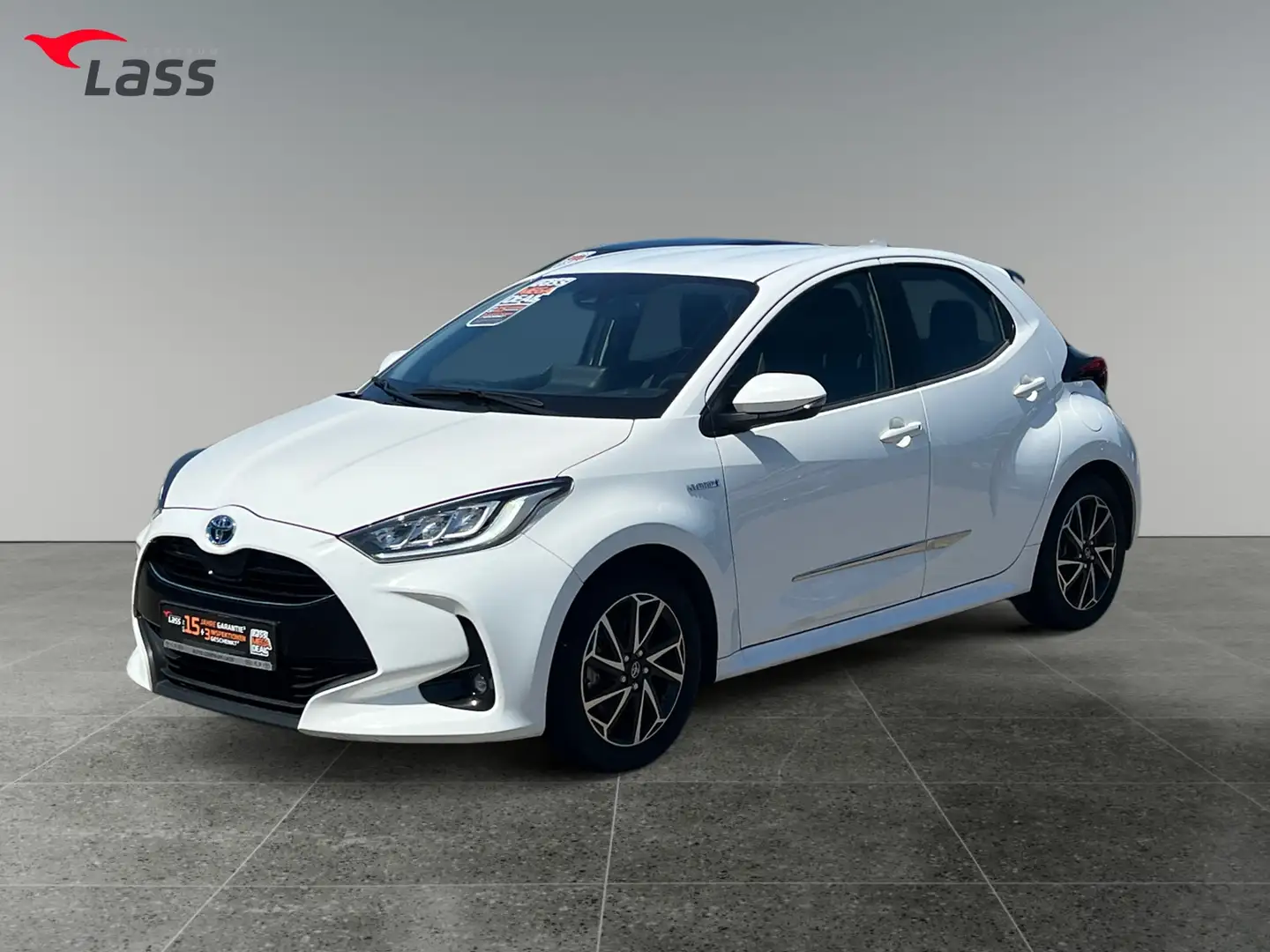 Toyota Yaris 1.5 Club FLA SpurH LM LED KlimaA Navi ACC Fehér - 2