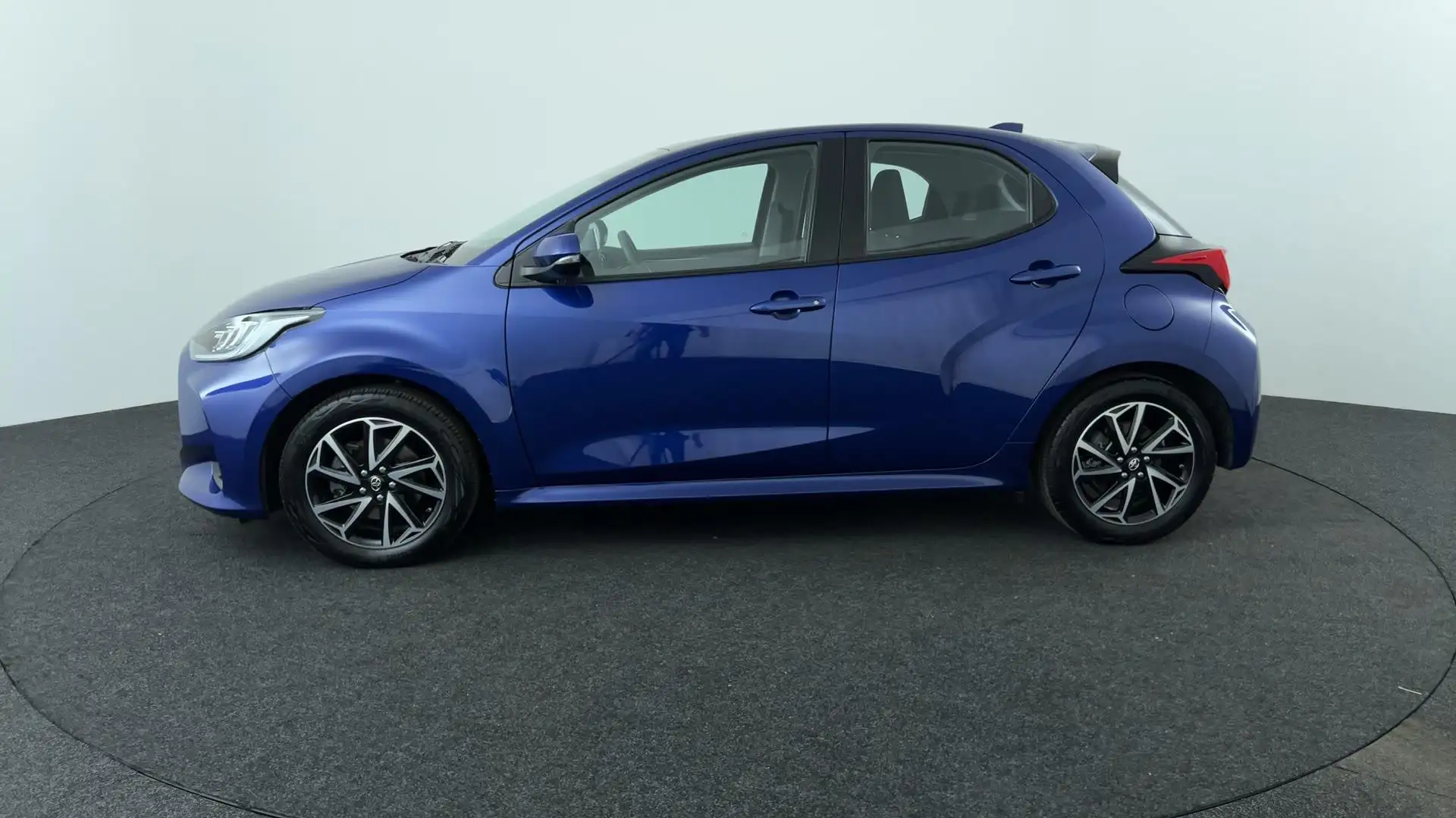Toyota Yaris 1.5 Hybrid Dynamic / P.cam / Apple Carplay/Android Blauw - 2