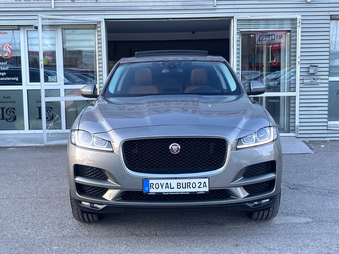 Jaguar F-Pace 25d AWD Pure*Pano*Kamera*Navi*Leder Gris - 2