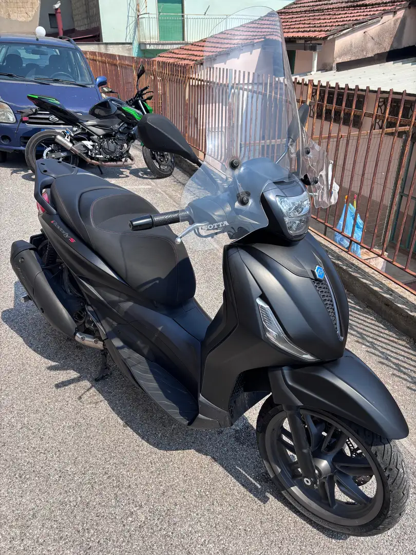 Piaggio Beverly 300 Sport Fekete - 1