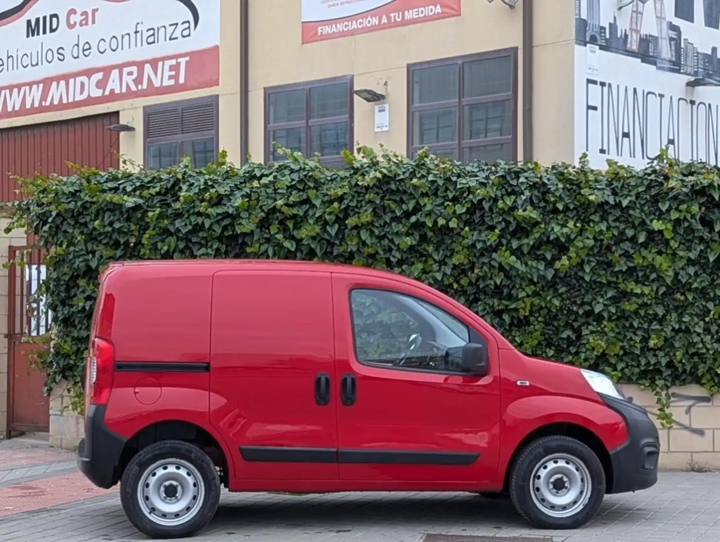 Fiat Fiorino Comercial Cargo 1.4 Natural Power Base Rojo - 2