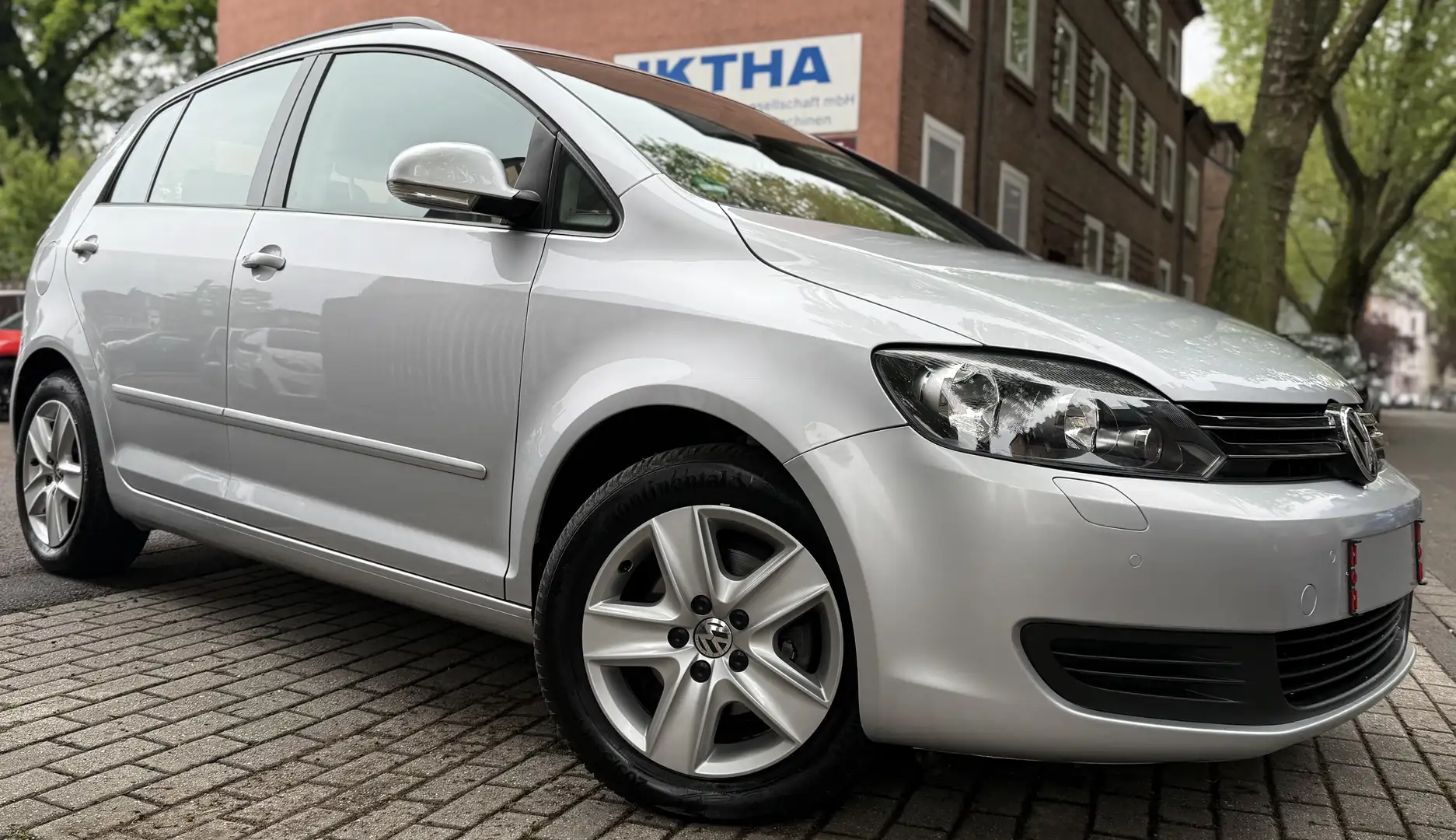 Volkswagen Golf Plus Comfortline 2.HD Klima PDC Tüv Neu Garantie Plateado - 2