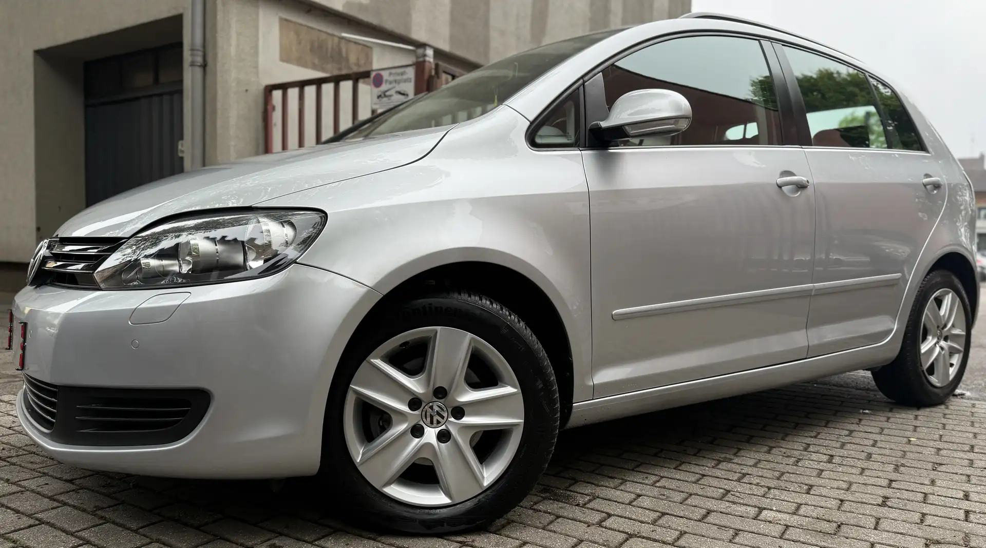 Volkswagen Golf Plus Comfortline 2.HD Klima PDC Tüv Neu Garantie Plateado - 1