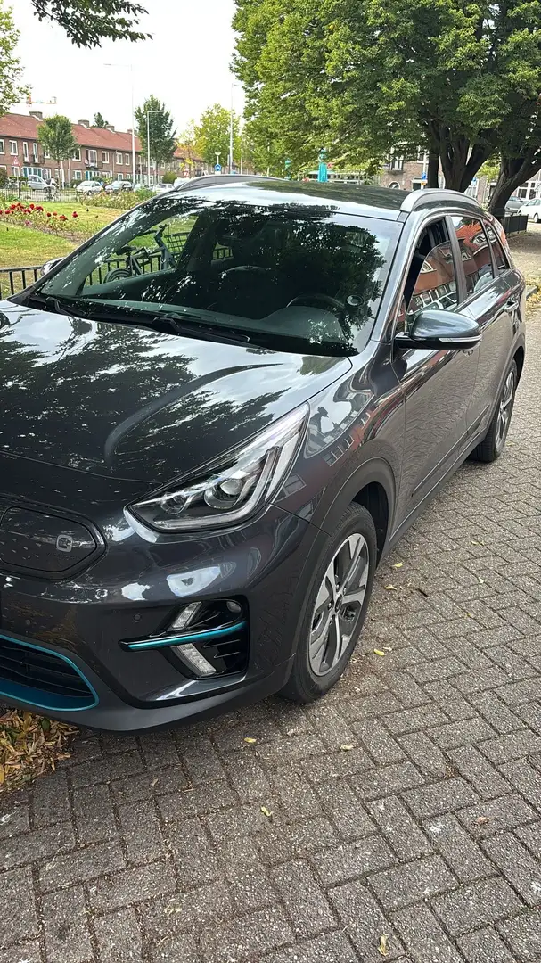 Kia Niro ExecutiveLine 64 kWh Grijs - 2