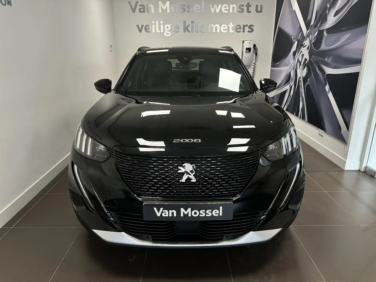 Peugeot e-2008 EV GT 50 kWh | Apple Carplay | Verwarmde voorstoel Noir - 2