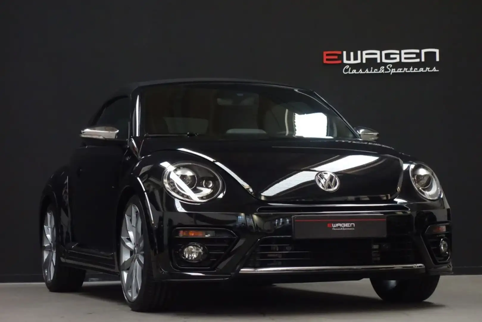 Volkswagen Beetle Cabrio 2.0 TSI Sport DSG 220 Zwart - 1