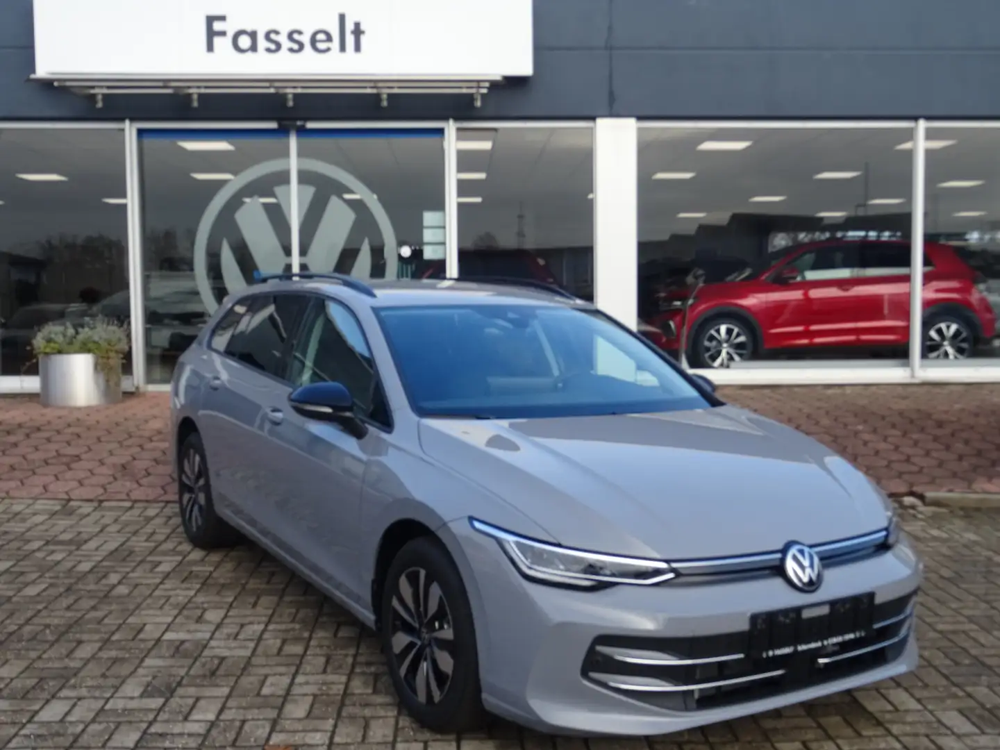 Volkswagen Golf Golf VIII Variant 1.5 TSI OPF Goal Kamera Ganzjah Grau - 1