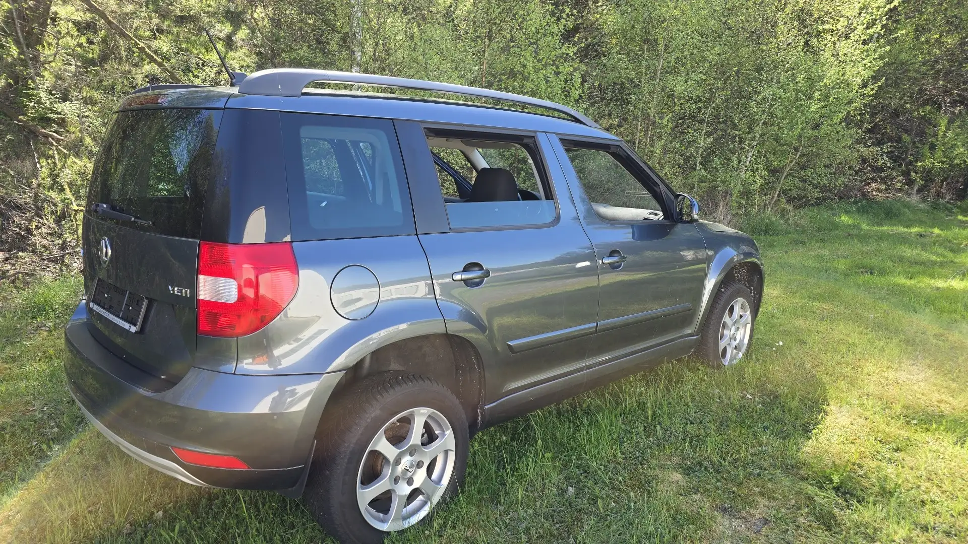 Skoda Yeti Ambition 1.4 TSI, Automatik, Klima, Grau - 2