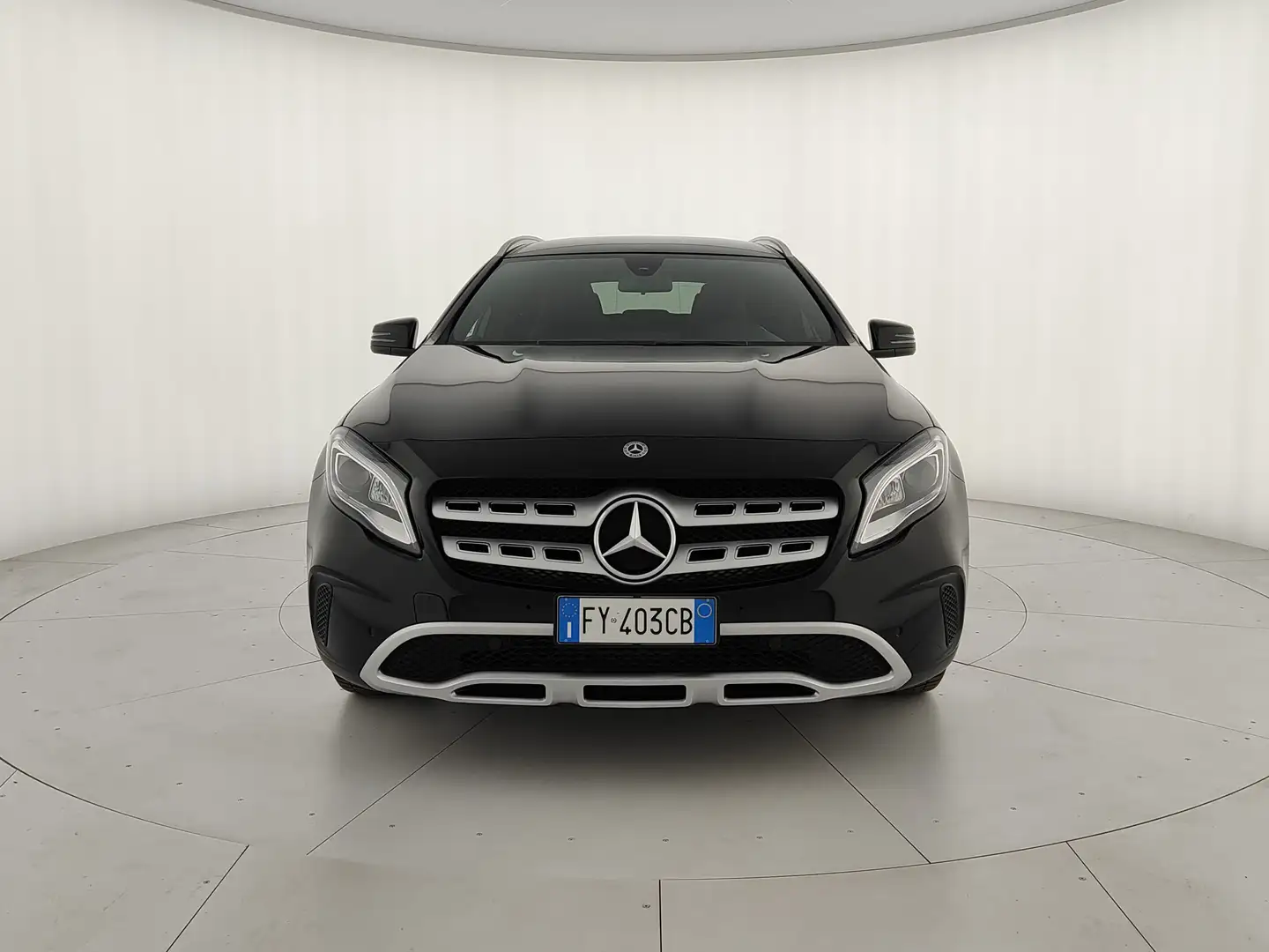 Mercedes-Benz GLA 180 180d Sport Negru - 2