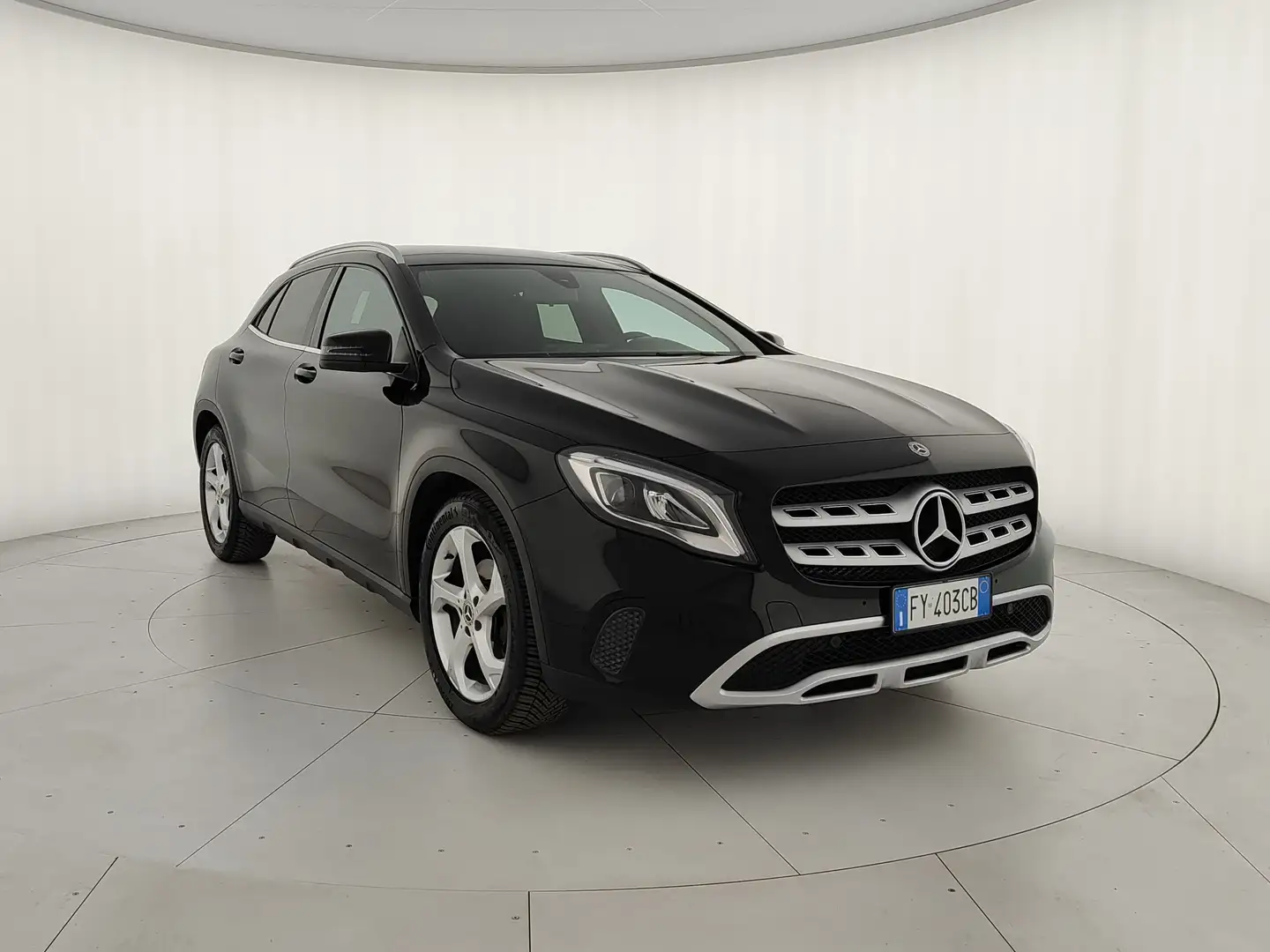 Mercedes-Benz GLA 180 180d Sport Negru - 1