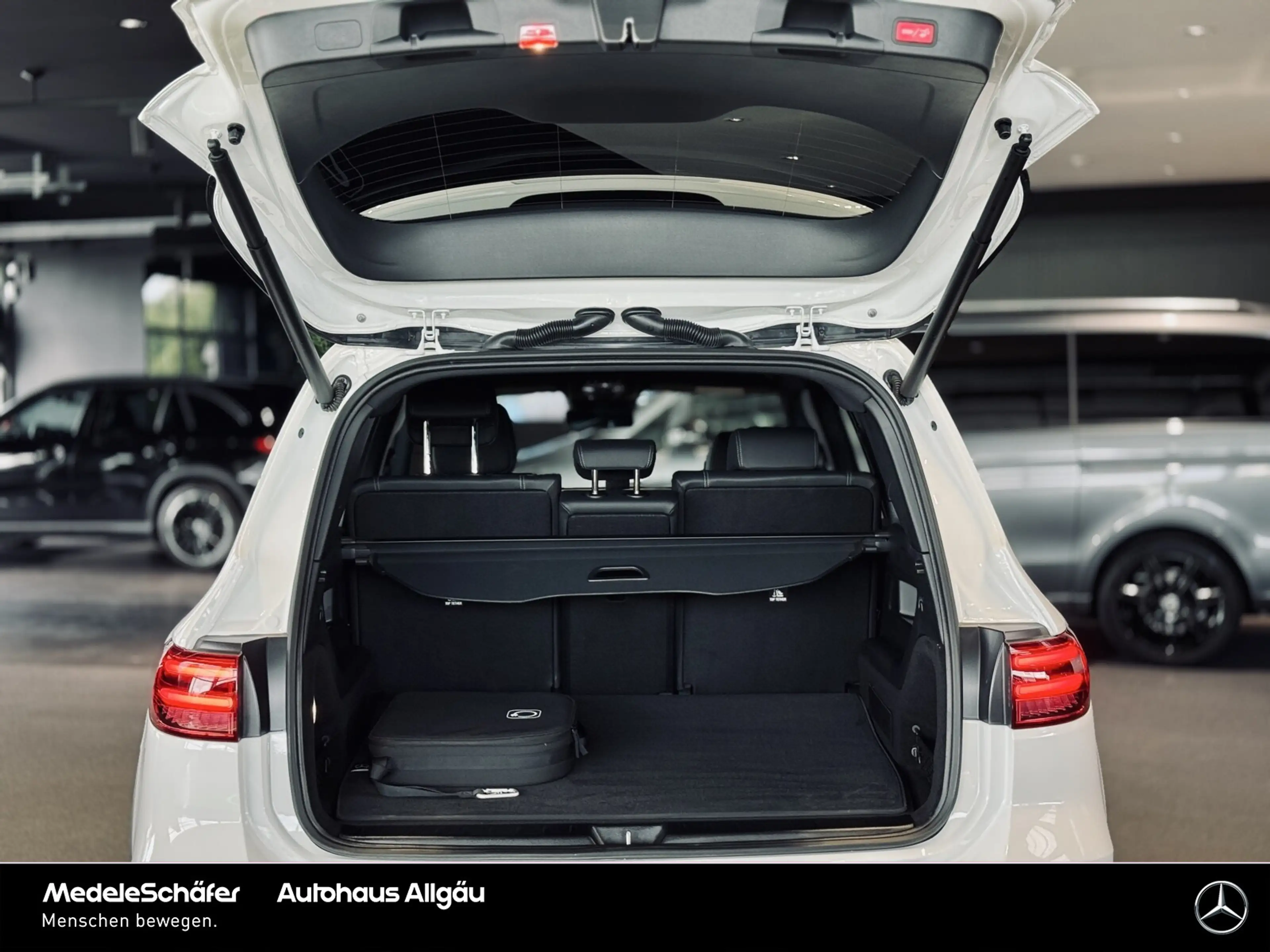Mercedes-Benz EQB 300 EQB 300 4M Progressive Fahr-Assi Kamera LED TOP — photo 12