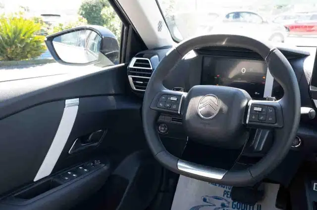 Citroen C4 view 12