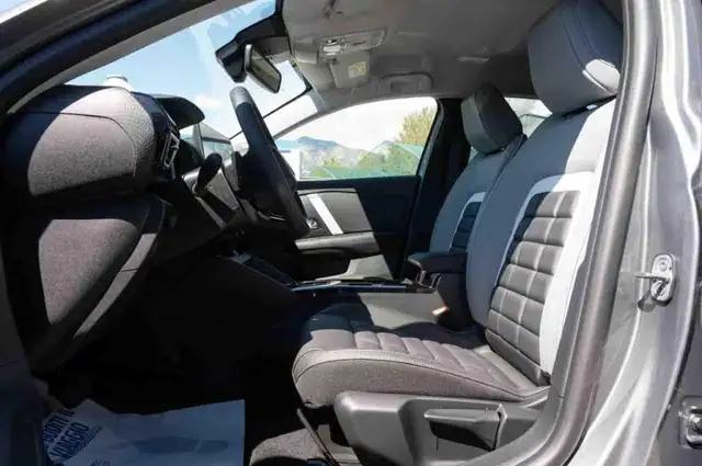 Citroen C4 view 9