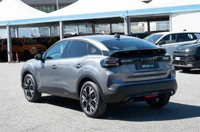 Citroen C4 view 4