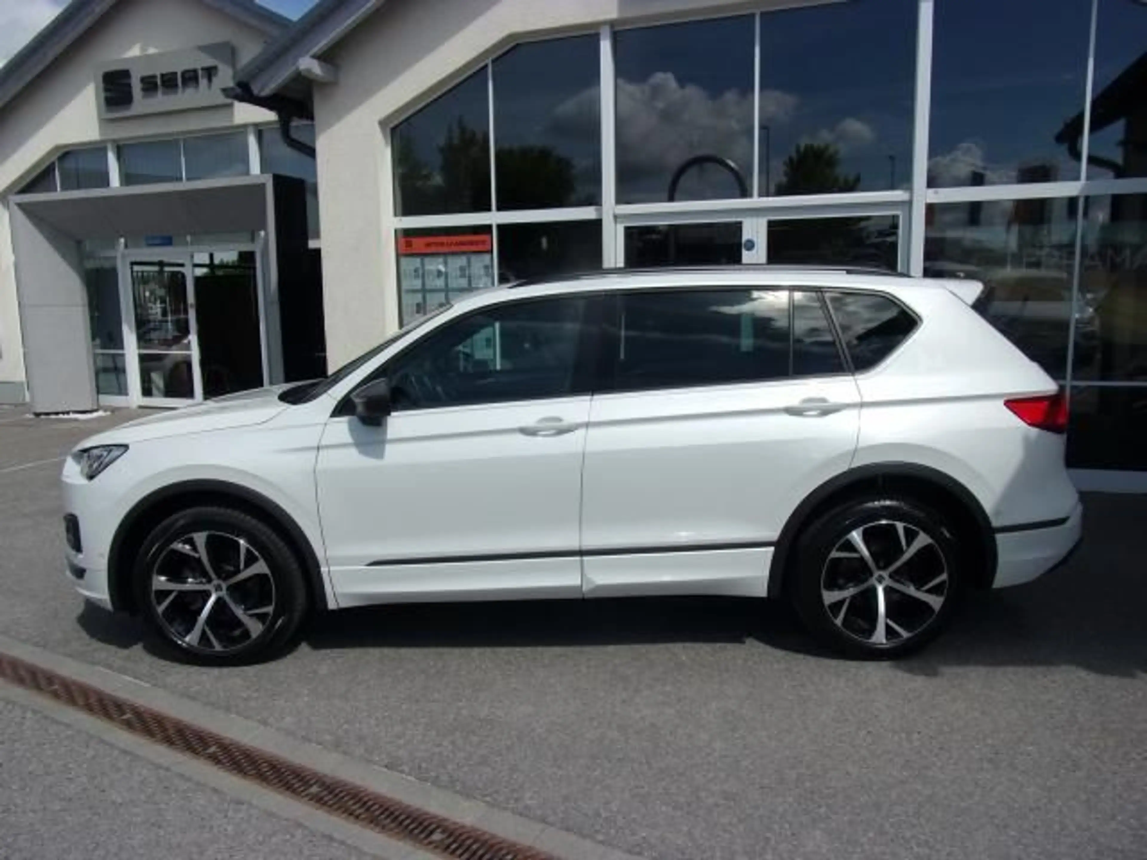 SEAT Tarraco TARRACO FR 2.0 TDI  DSG AHZV NAVI STANDHEIZ. SHZ — photo 2