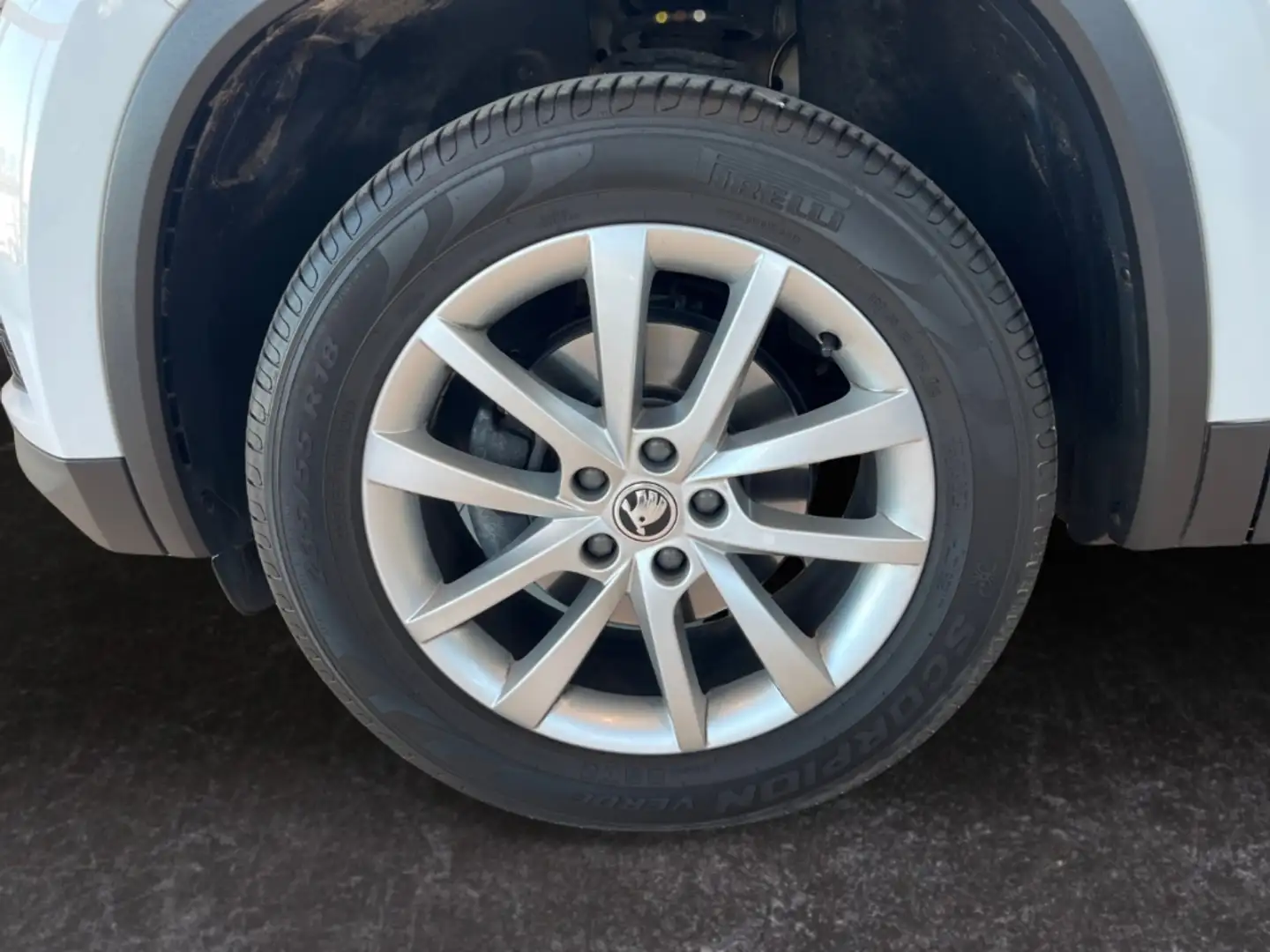 Skoda Kodiaq 1.5 TSI ACT DSG Ambition *AHK*LED*Navi* Weiß - 2