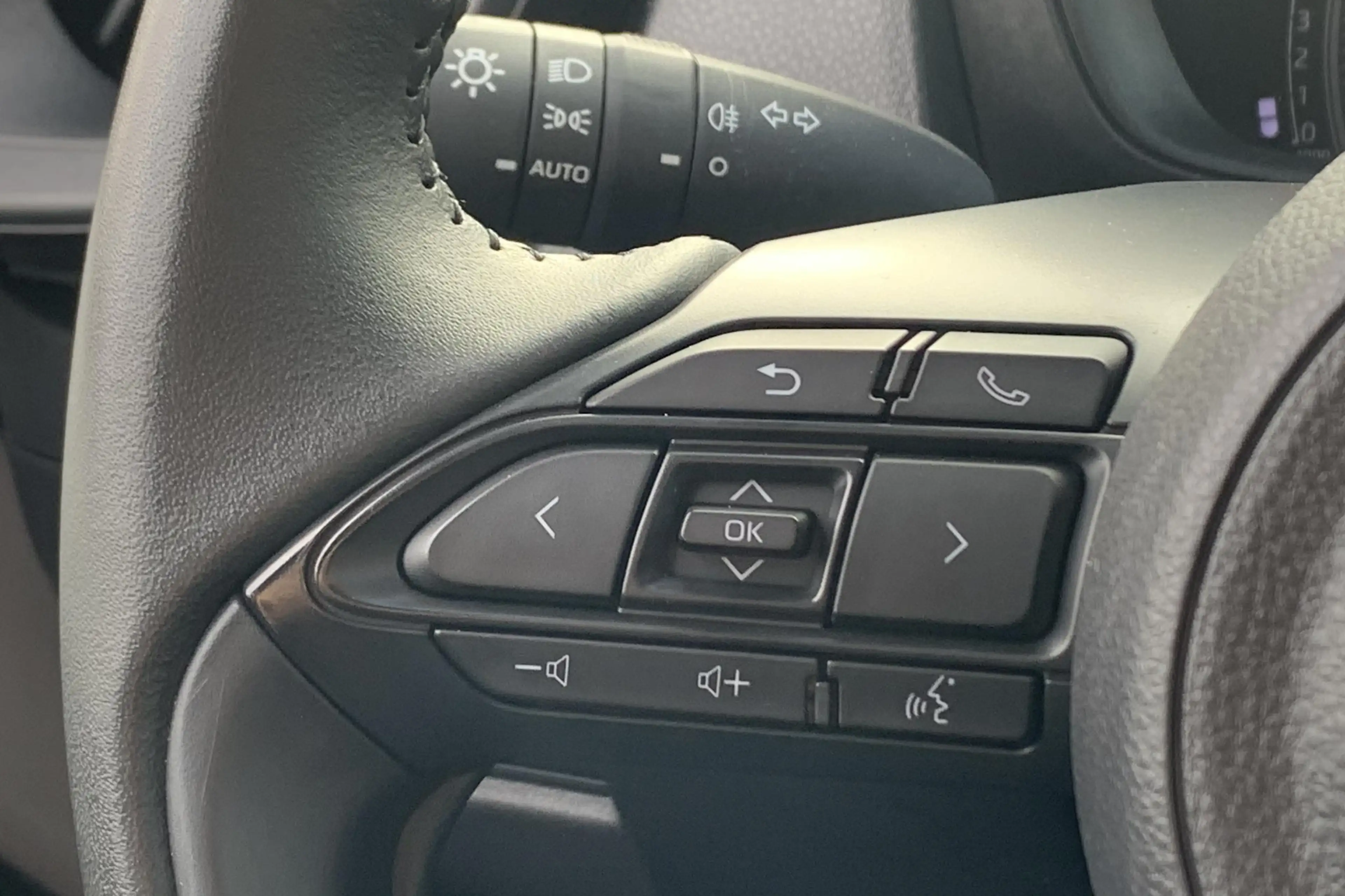Toyota Aygo X 1.0 VVT-i MT Play / Camera / Apple Carplay & Andro — photo 12