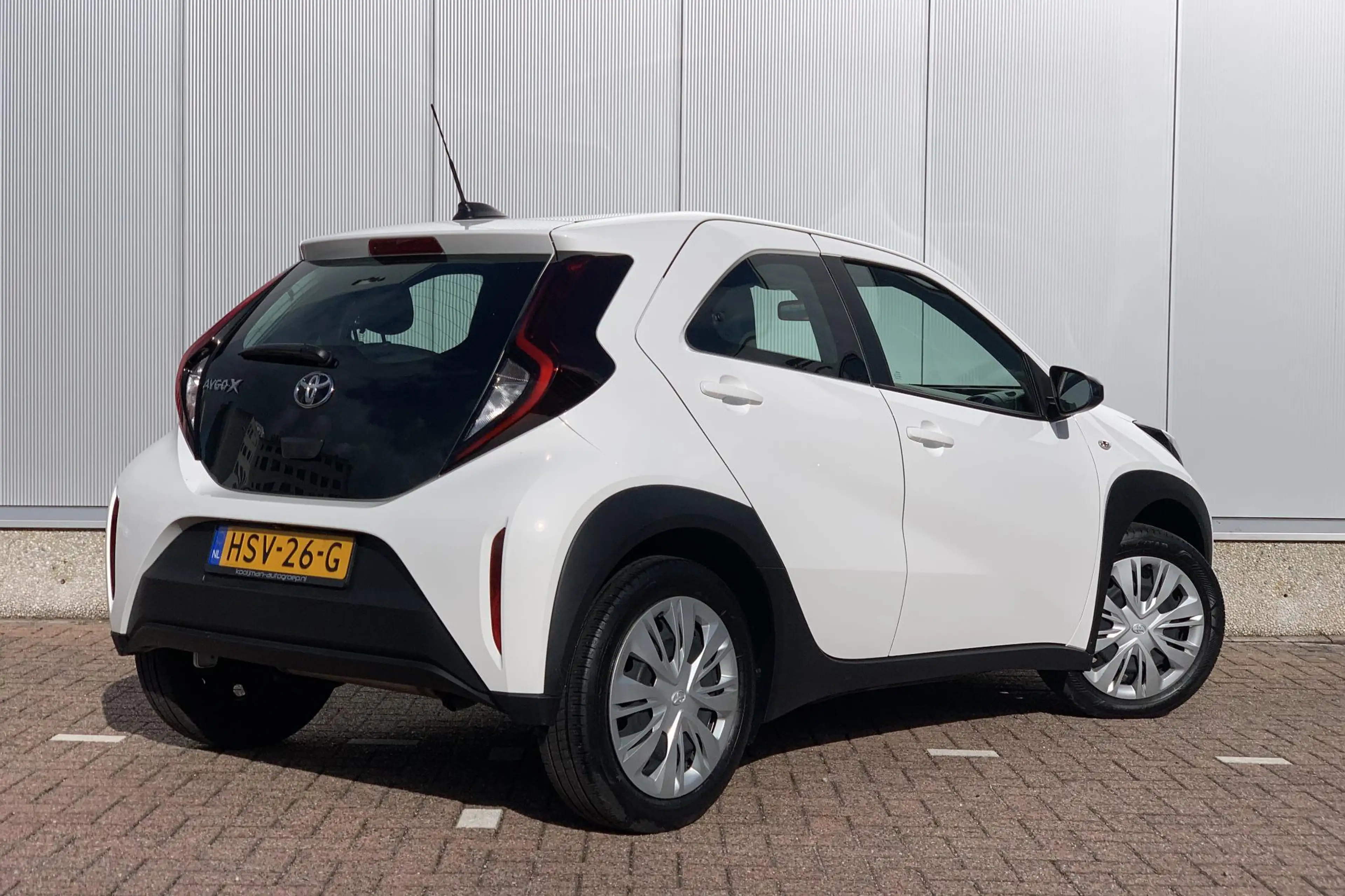 Toyota Aygo X 1.0 VVT-i MT Play / Camera / Apple Carplay & Andro — photo 2