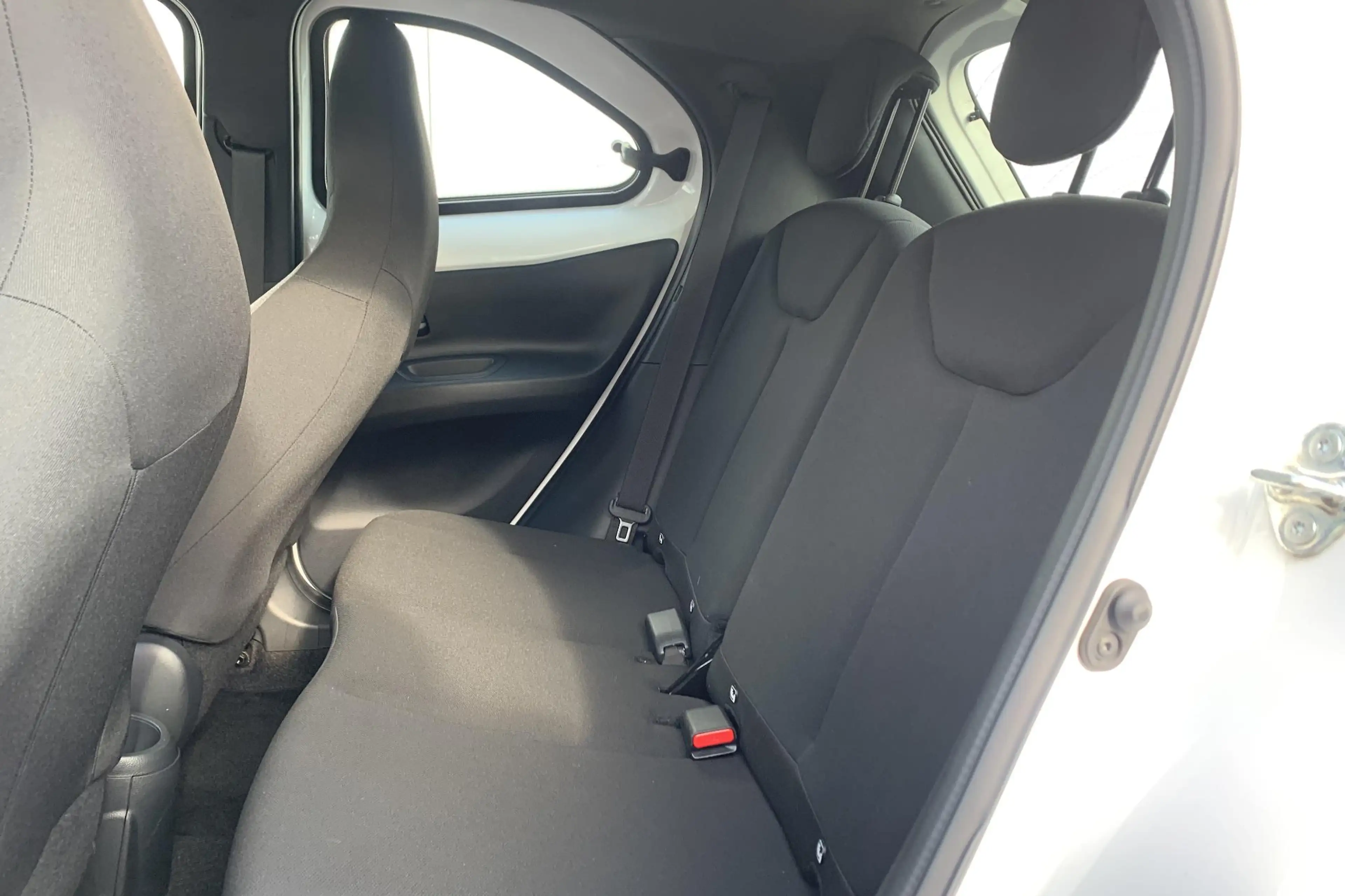 Toyota Aygo X 1.0 VVT-i MT Play / Camera / Apple Carplay & Andro — photo 8