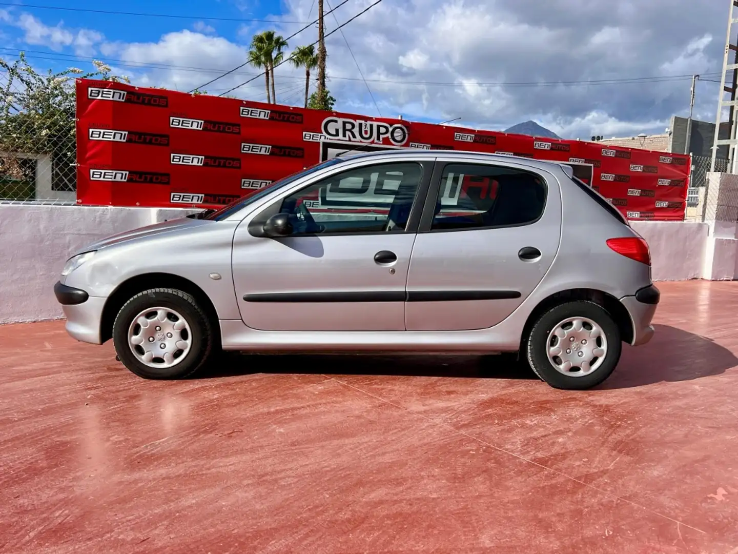 Peugeot 206 1.4 XR Gris - 2
