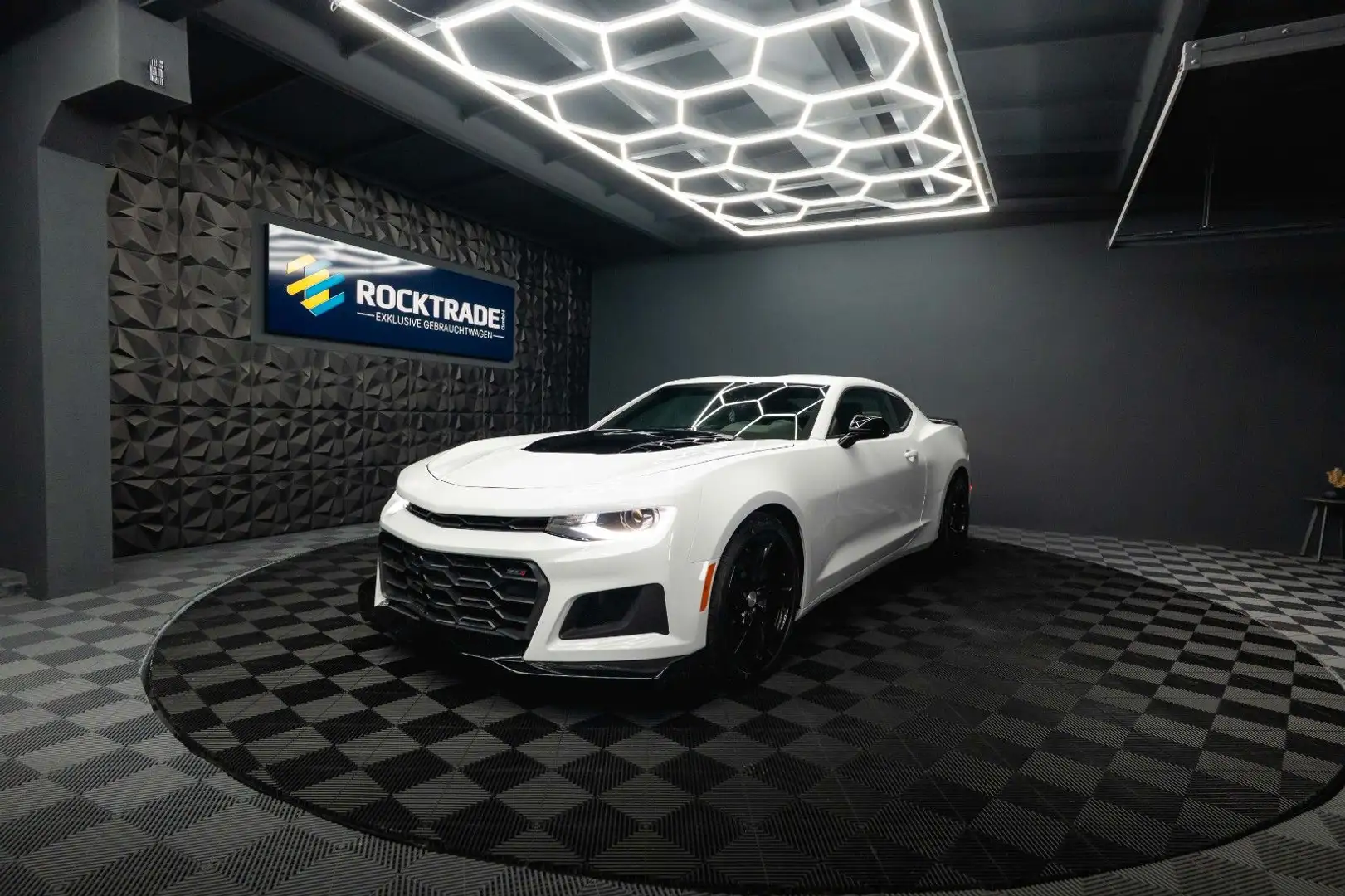 Chevrolet Camaro 6.2 SS Coupe ZL1 LT1 Performance CarPlay Weiß - 1