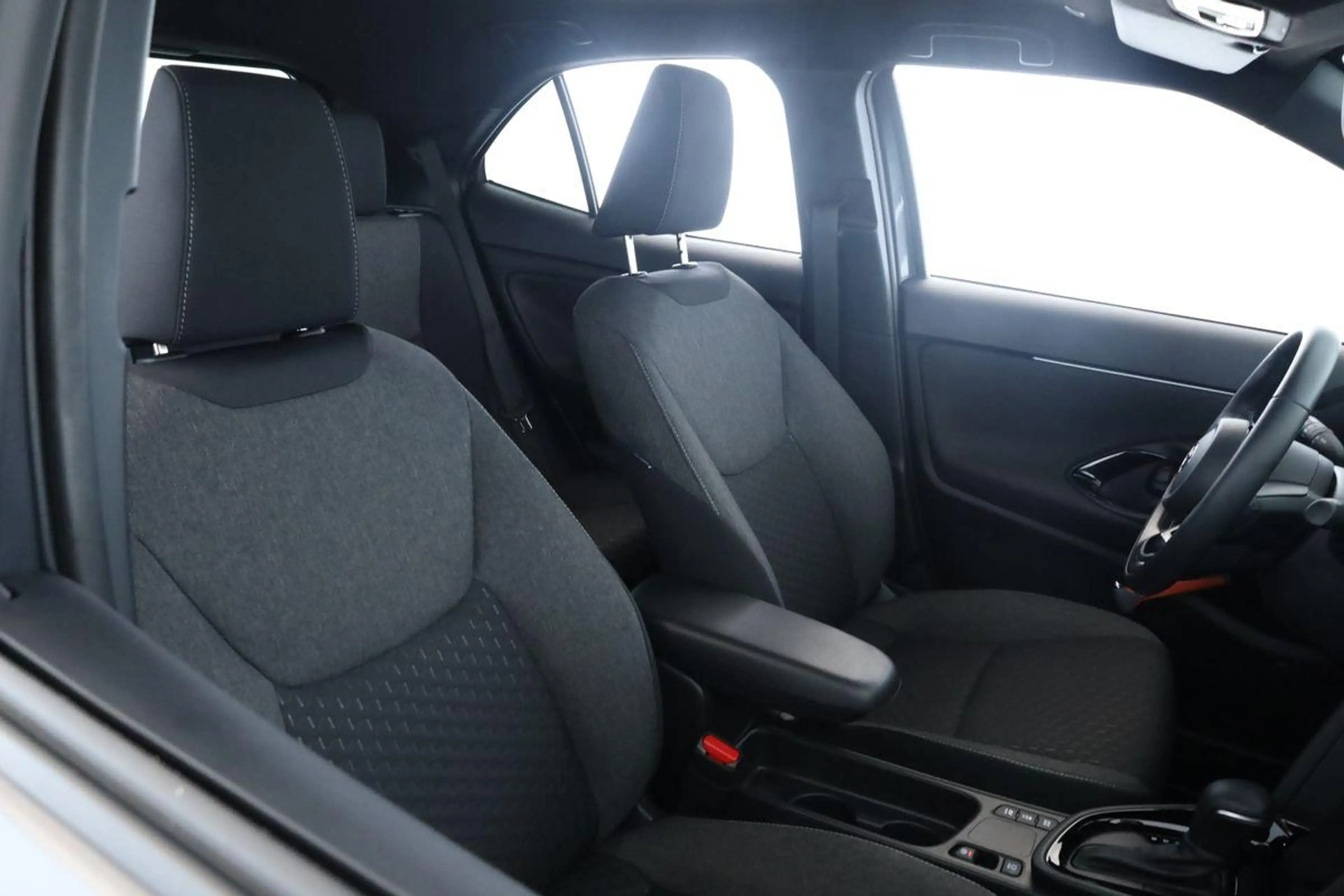 Toyota Yaris Cross Hybrid Teamplayer LED Nav SitzHZ Kam — photo 13