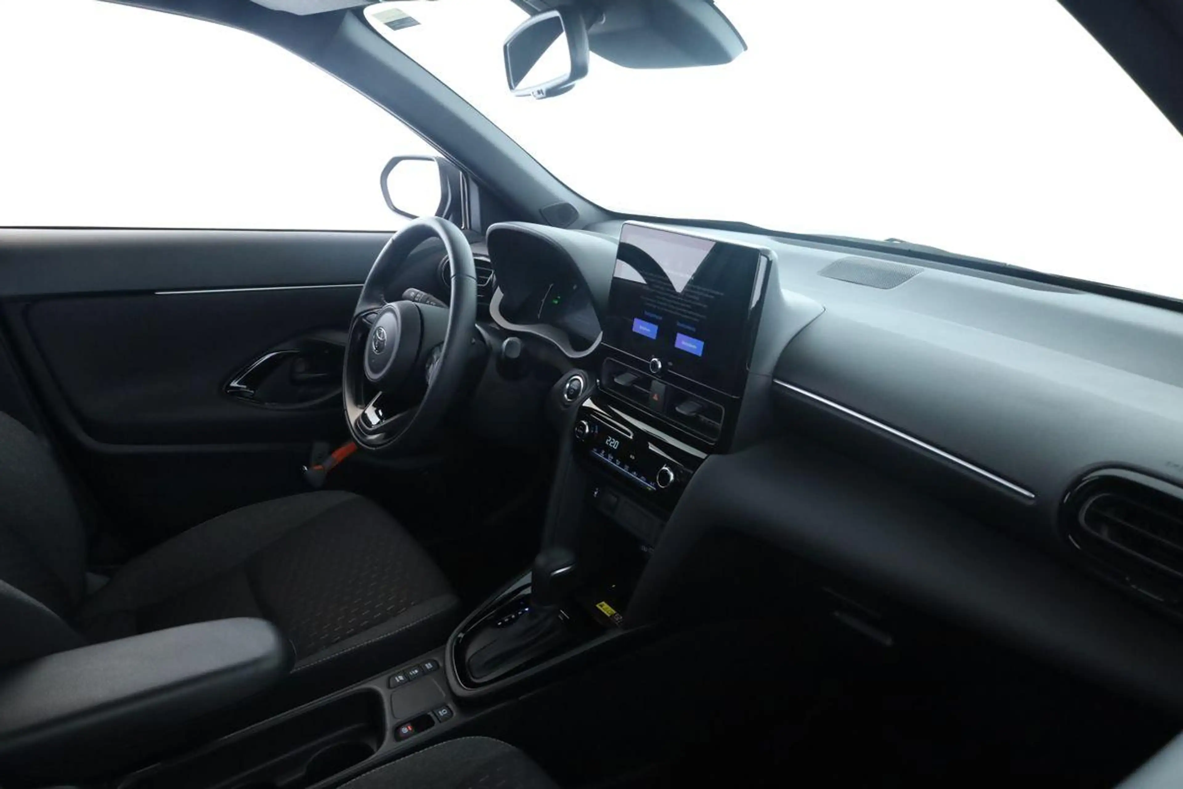 Toyota Yaris Cross Hybrid Teamplayer LED Nav SitzHZ Kam — photo 12