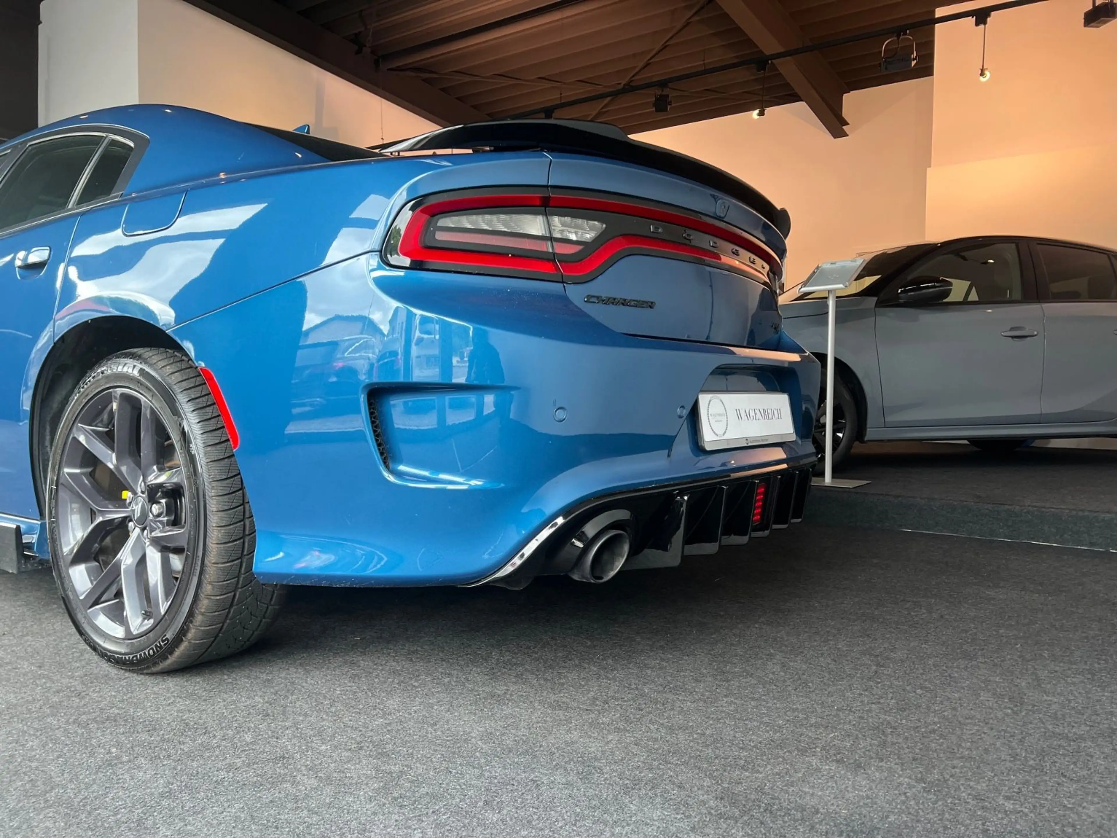 Dodge Charger SRT 5.7 V8*KEYLESS*SHZ*NAVI*TEM — photo 14