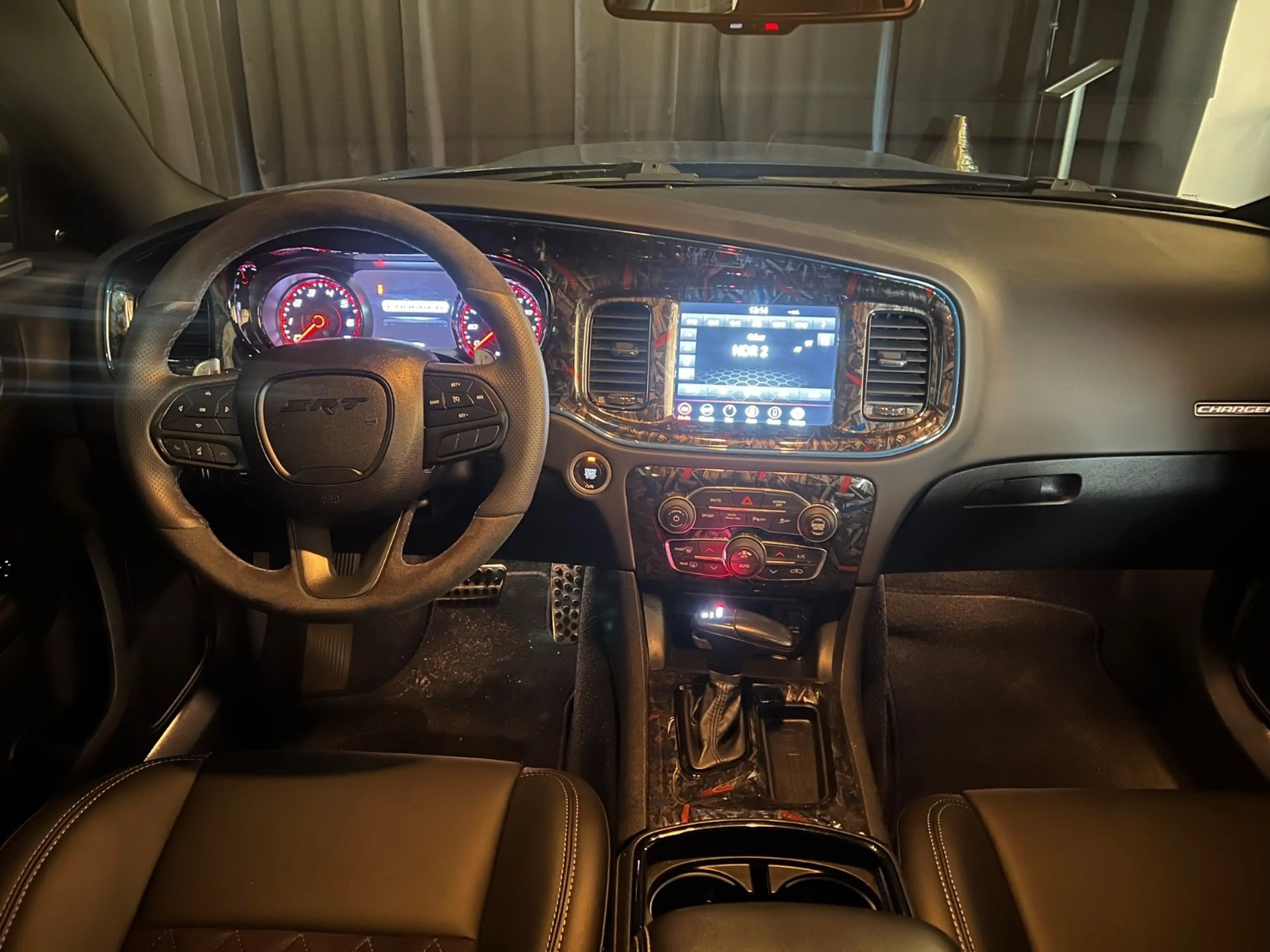 Dodge Charger SRT 5.7 V8*KEYLESS*SHZ*NAVI*TEM — photo 10