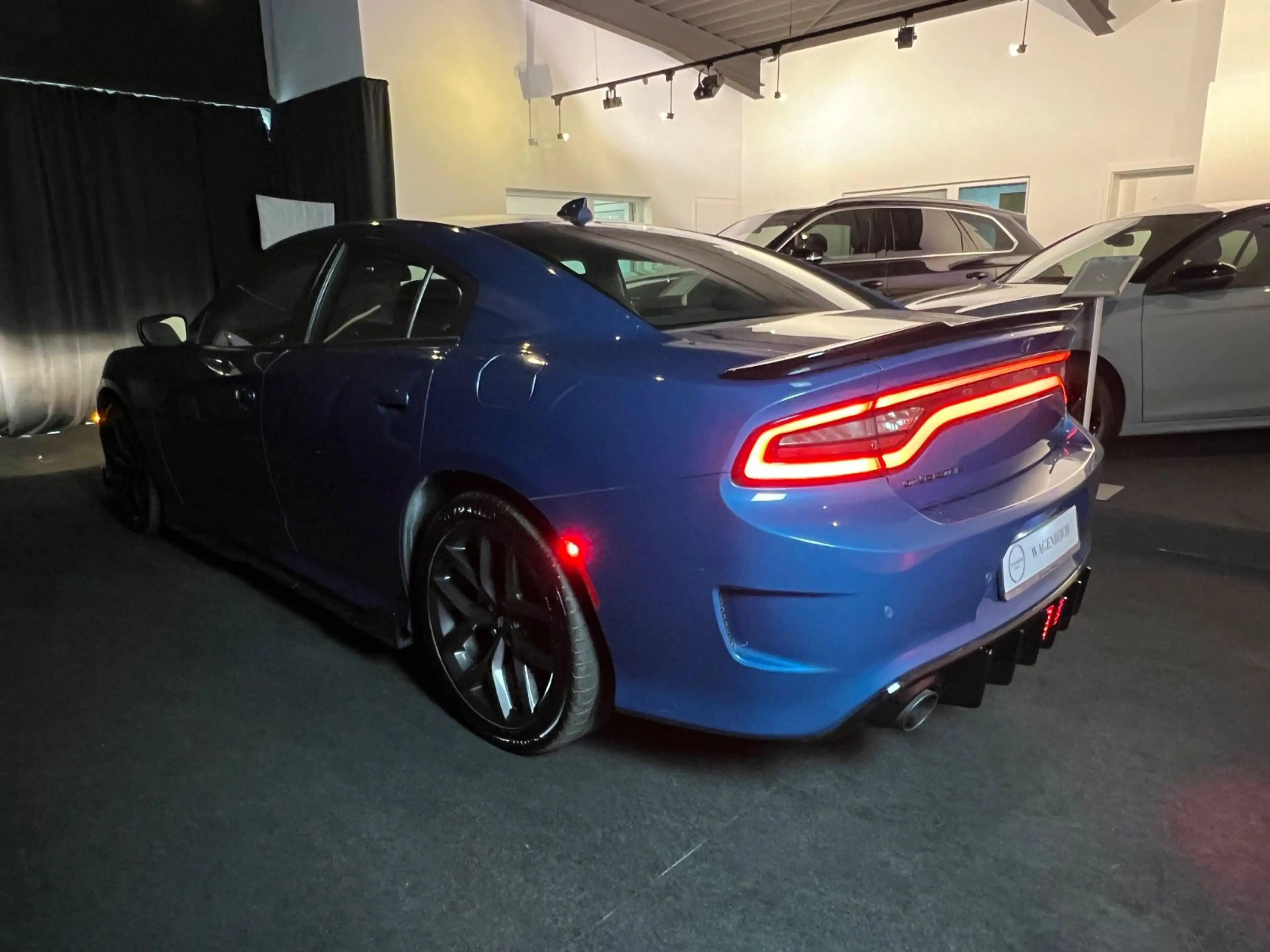 Dodge Charger SRT 5.7 V8*KEYLESS*SHZ*NAVI*TEM — photo 2