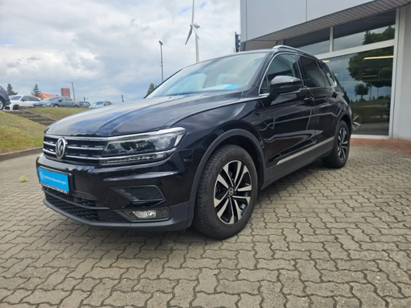 Volkswagen Tiguan 1.5 TSI Comfortline OPF (EURO 6d-TEMP) BMT/Start- Schwarz - 2