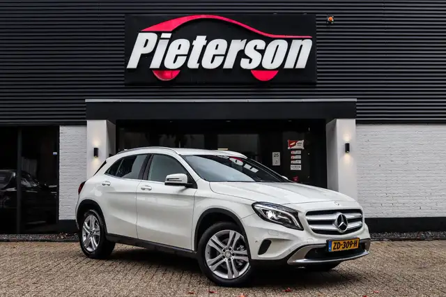 Mercedes-Benz GLA 180 Prestige XENON CAMERA NAVI