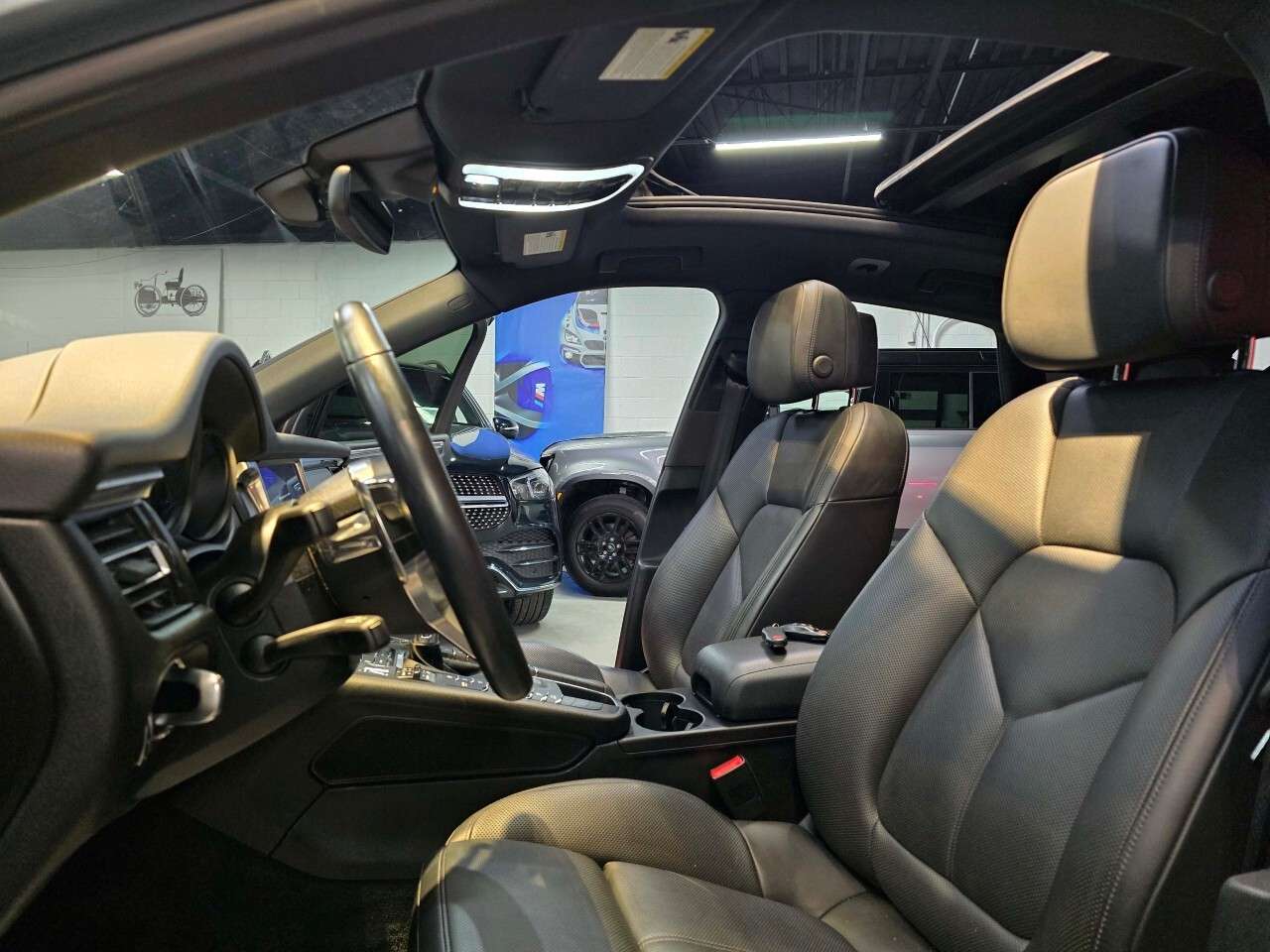 2019 Porsche Macan OneOwner/Chrono/Pano/Certified/Finance thumb 10