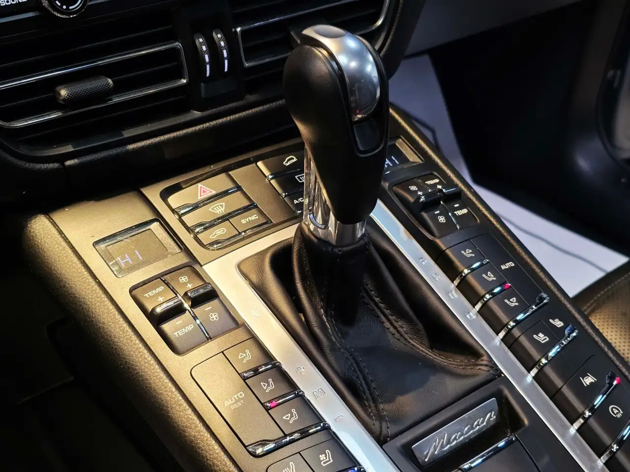 Porsche Macan снимка Porsche Macan