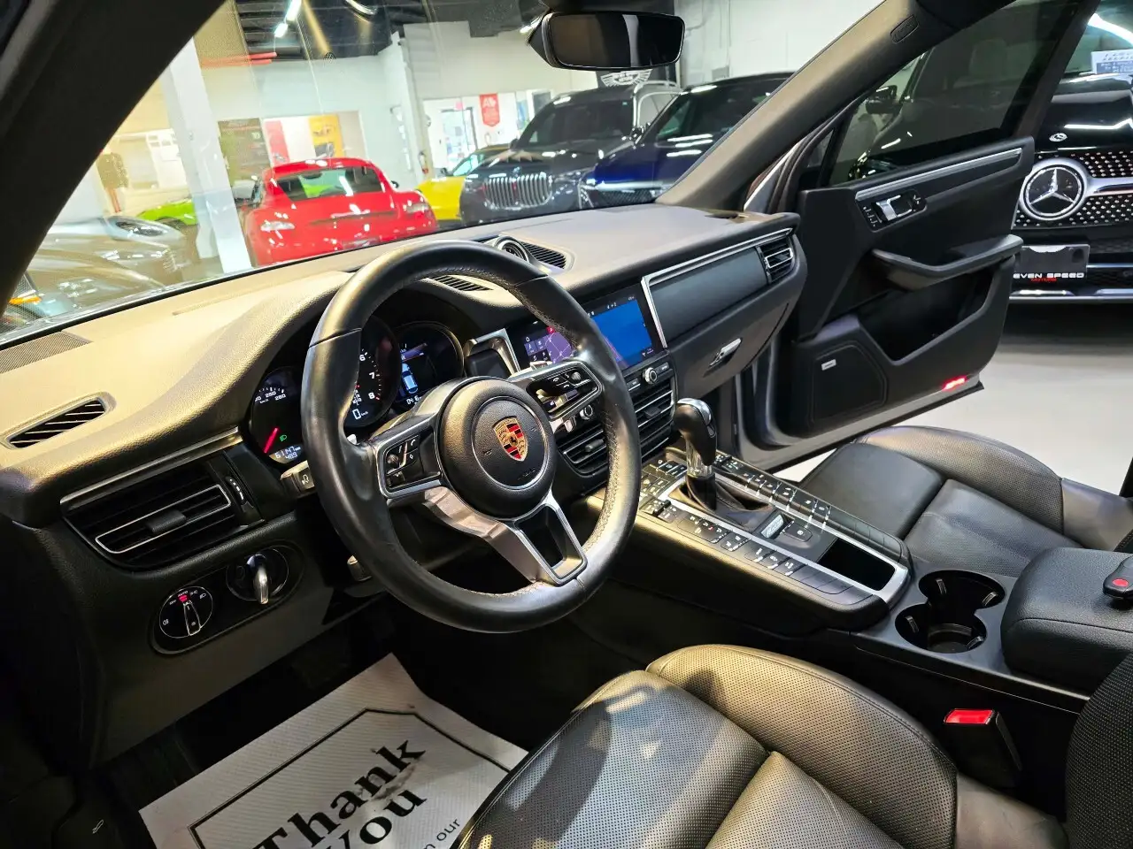 Porsche Macan снимка Porsche Macan