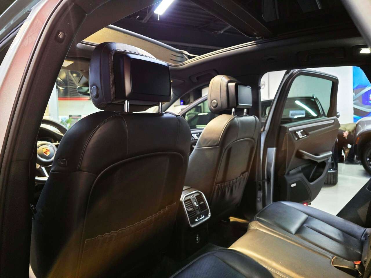 2019 Porsche Macan OneOwner/Chrono/Pano/Certified/Finance thumb 12