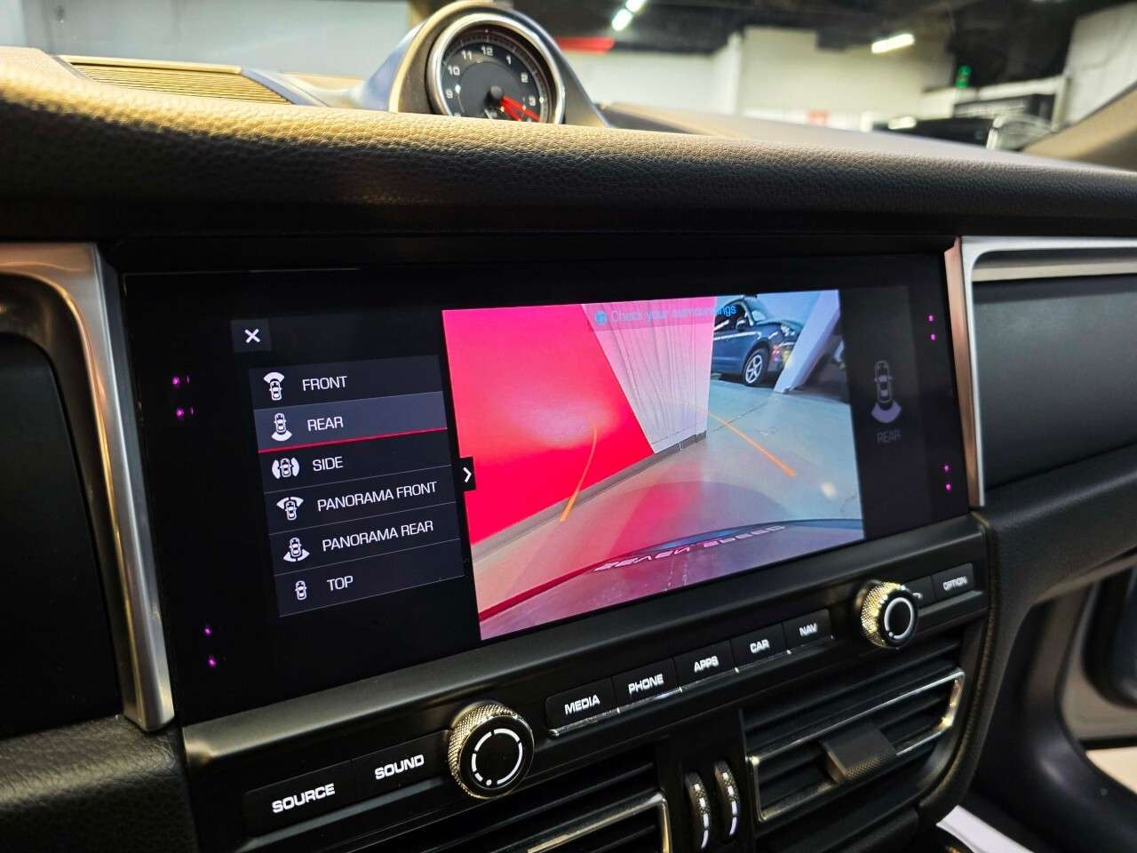2019 Porsche Macan OneOwner/Chrono/Pano/Certified/Finance thumb 30