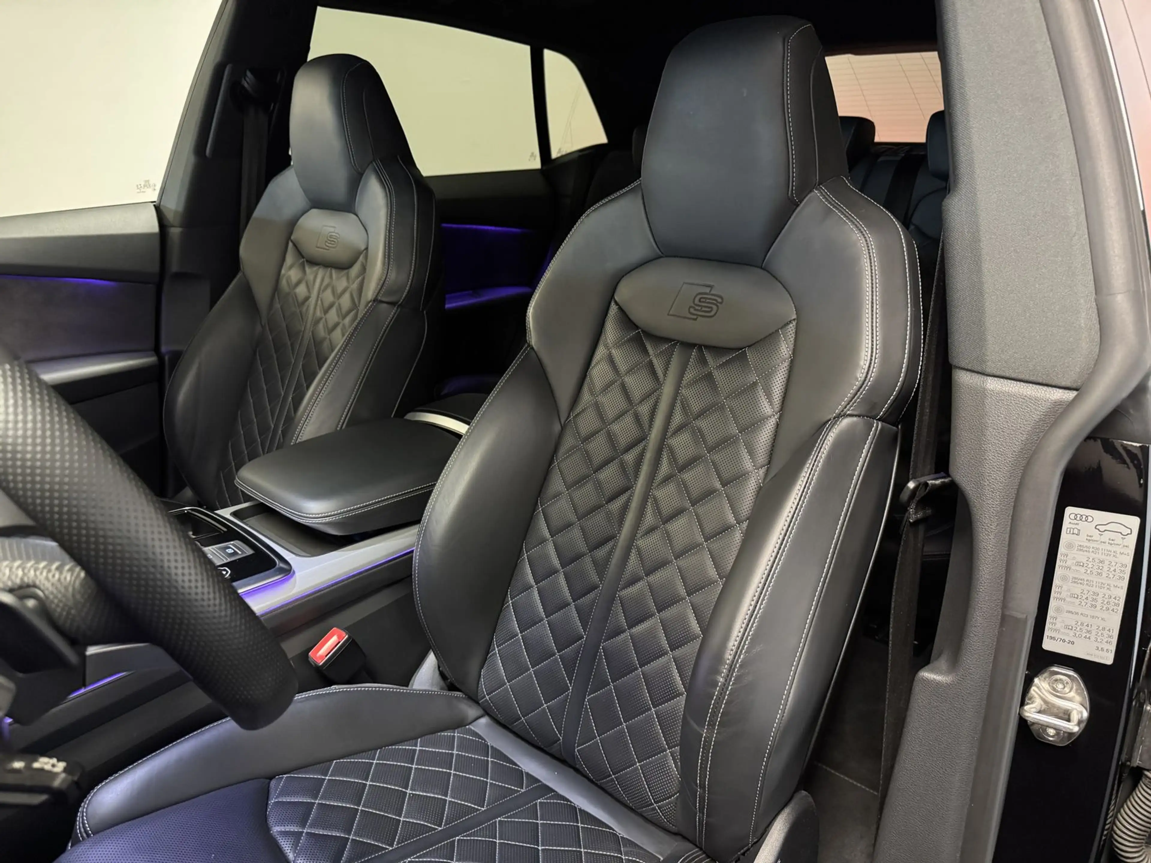 Audi SQ8 4.0 TDI q. *Pano*Matrix*S-Sitz*B&O*Kamera* — photo 15