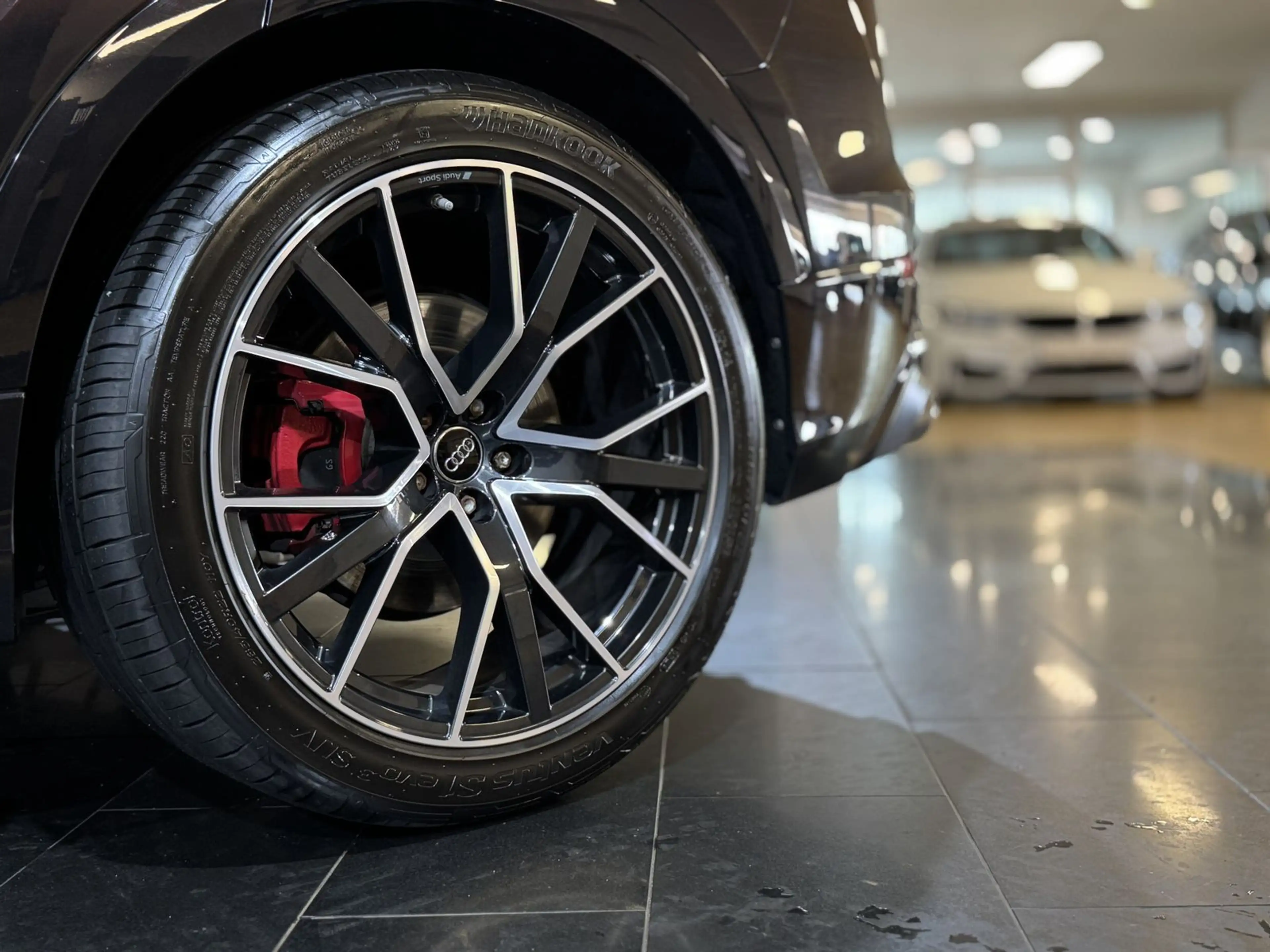 Audi SQ8 4.0 TDI q. *Pano*Matrix*S-Sitz*B&O*Kamera* — photo 10