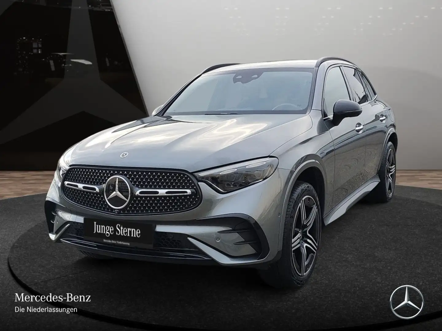 Mercedes-Benz GLC 300 e 4M AMG+NIGHT+360+AHK+BURMESTER+KEYLESS Grau - 2