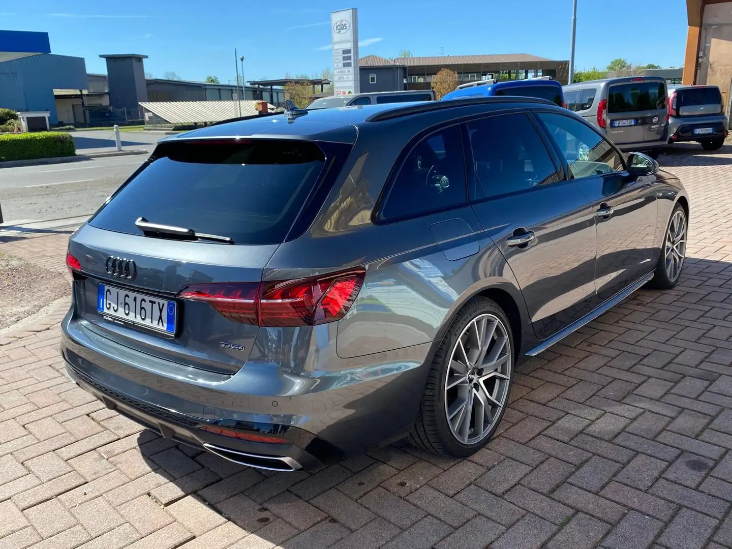 Audi A4 A4 Avant 45 3.0 tdi S line edition quattro 231cv Grijs - 2