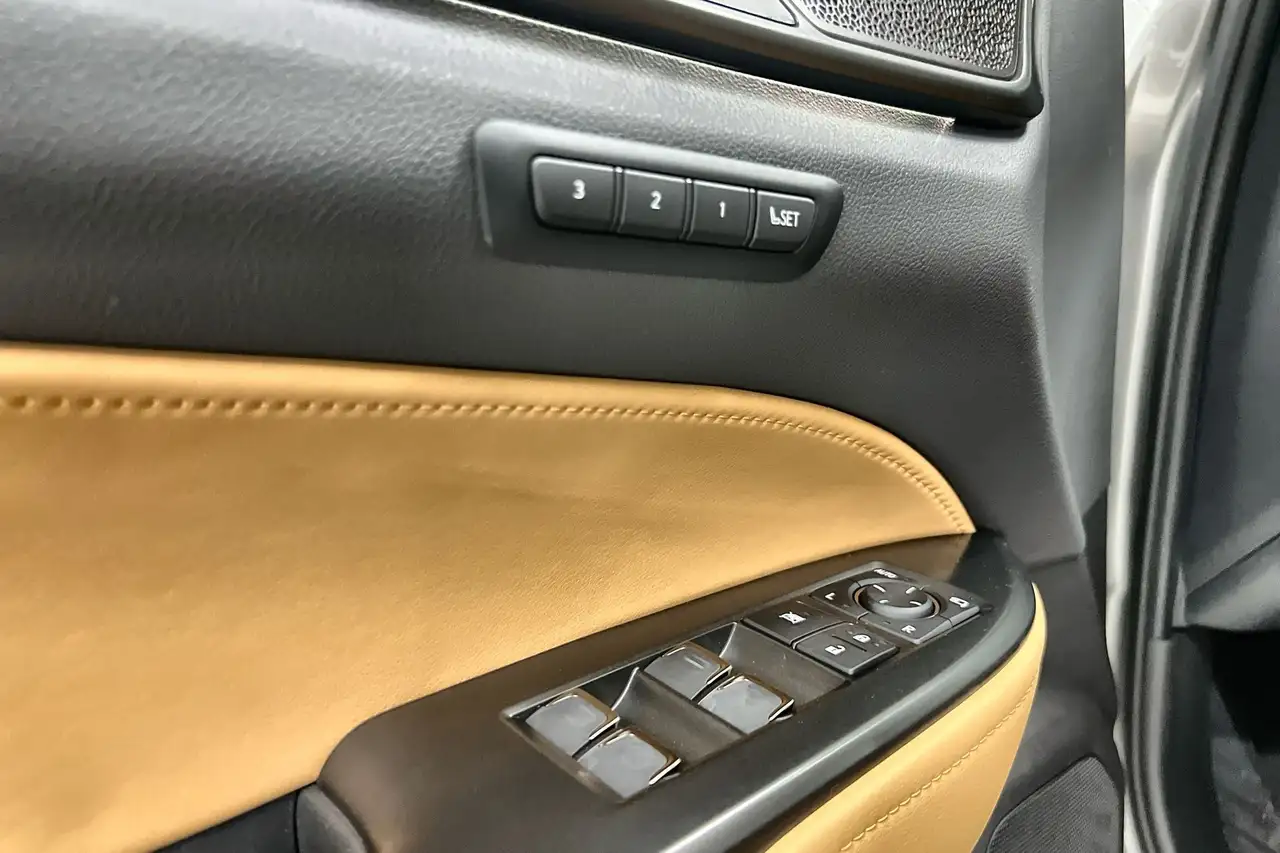 Lexus NX снимка Lexus NX