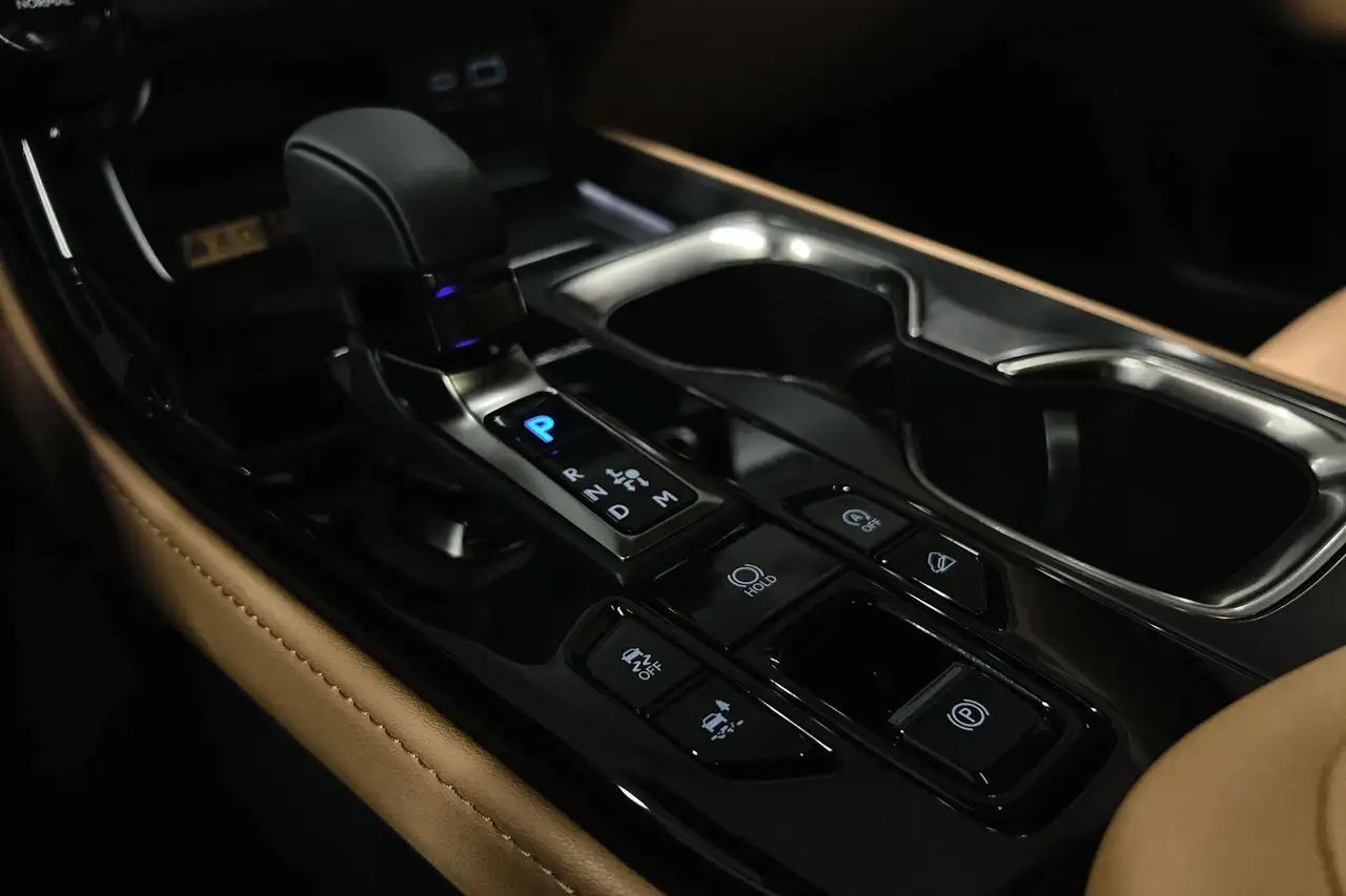 Lexus NX снимка Lexus NX