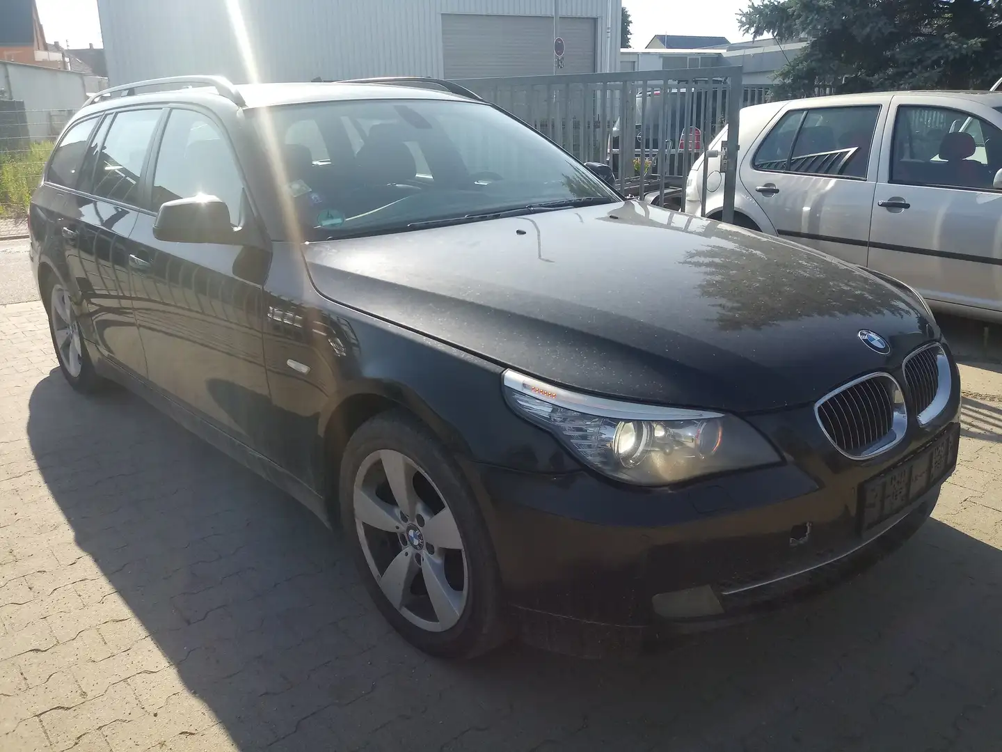 BMW 525 d x-Drive Touring Schwarz - 2