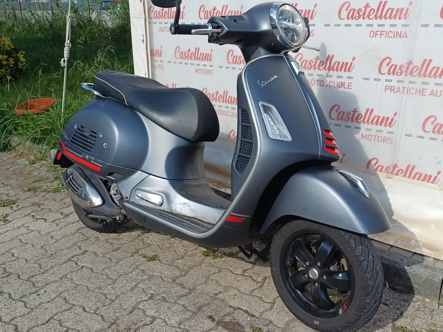 Vespa GTS Super 300 VESPA GTS SUPER 300 ANNO 2022 17.000KM Grigio - 1