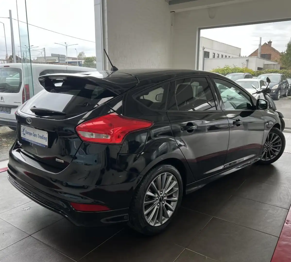 Ford Focus ST LINE 1.0 ECOBOOST 140 CH CARPLAY GAR 12M Noir - 2