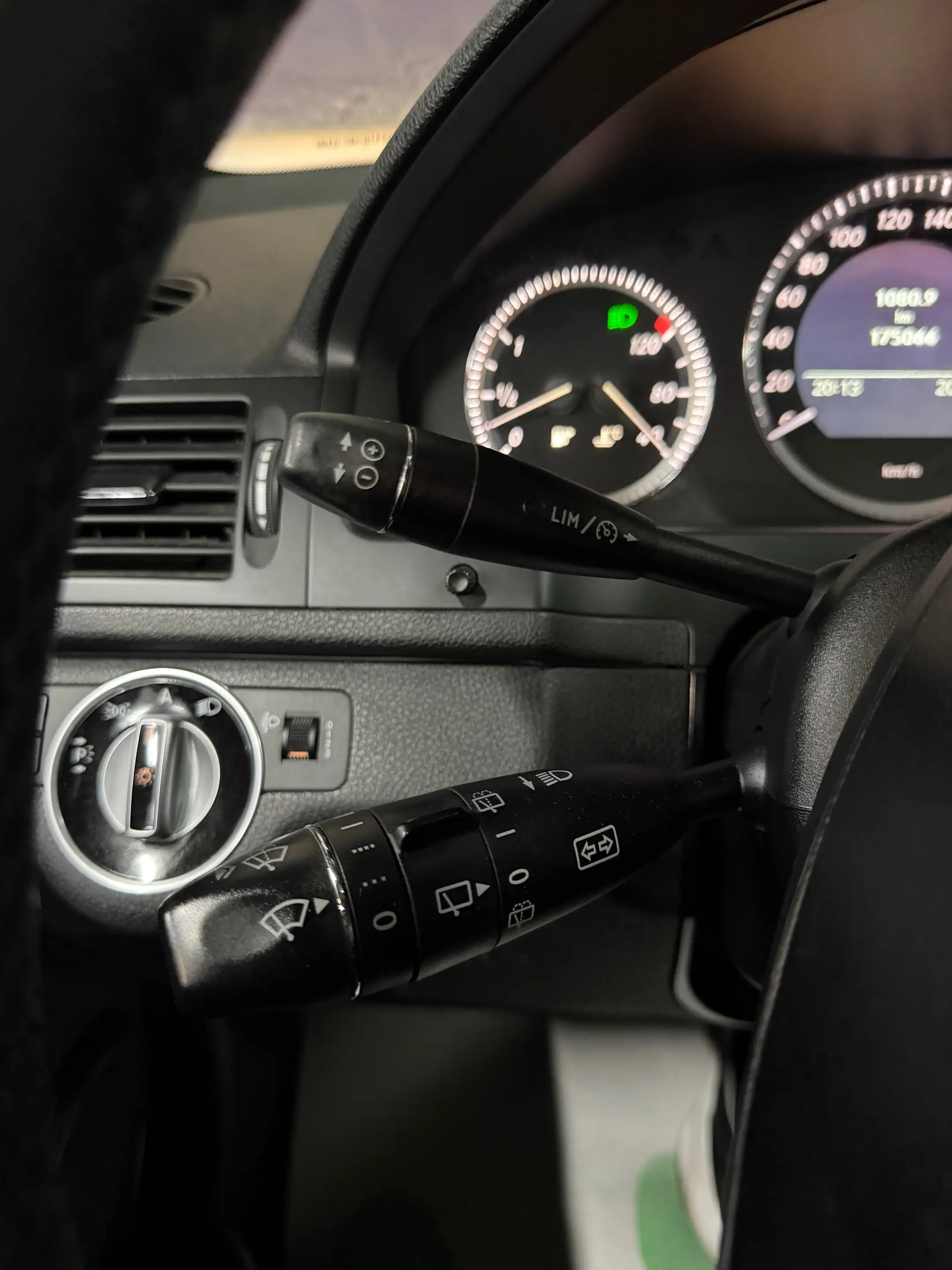 Mercedes-Benz C 180 C 180 CDI BlueEFFICIENCY — photo 10