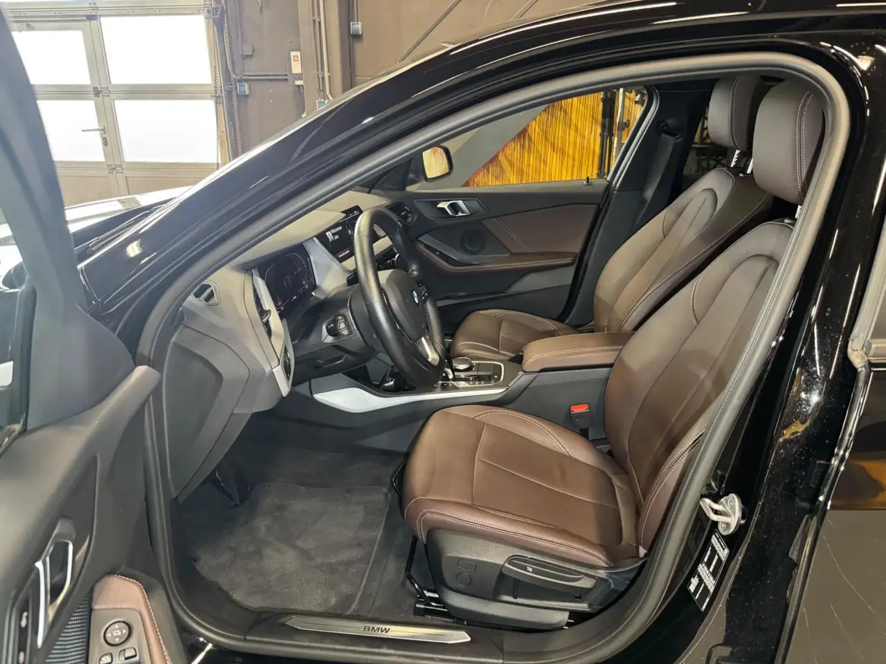 BMW 118 i Advantage Aut. LED~KAMERA~PANORAMA~NAVI~, миниатюра 14