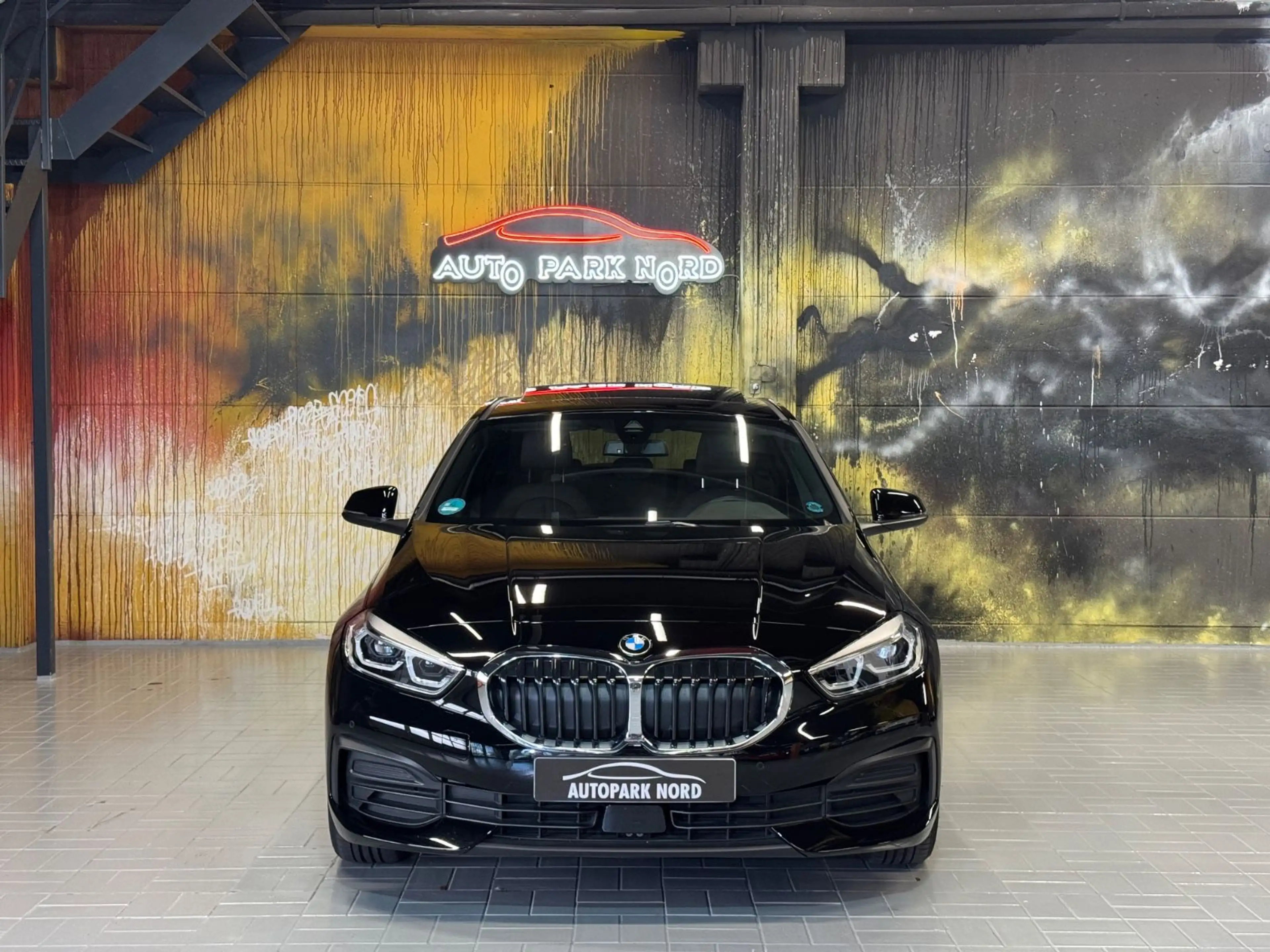 BMW 118 i Advantage Aut. LED~KAMERA~PANORAMA~NAVI~ — photo 2